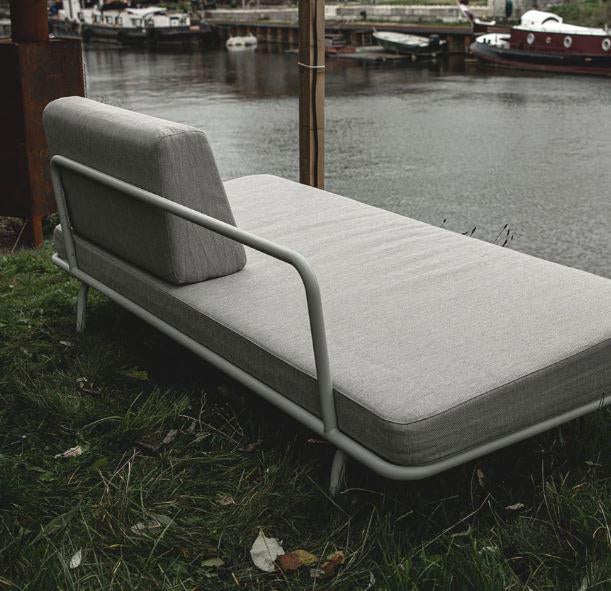 Sofabed slaapbank loungebank faded orange