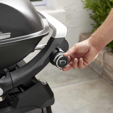 Barbecue gaz Q 2200 N noir sur stand - Weber