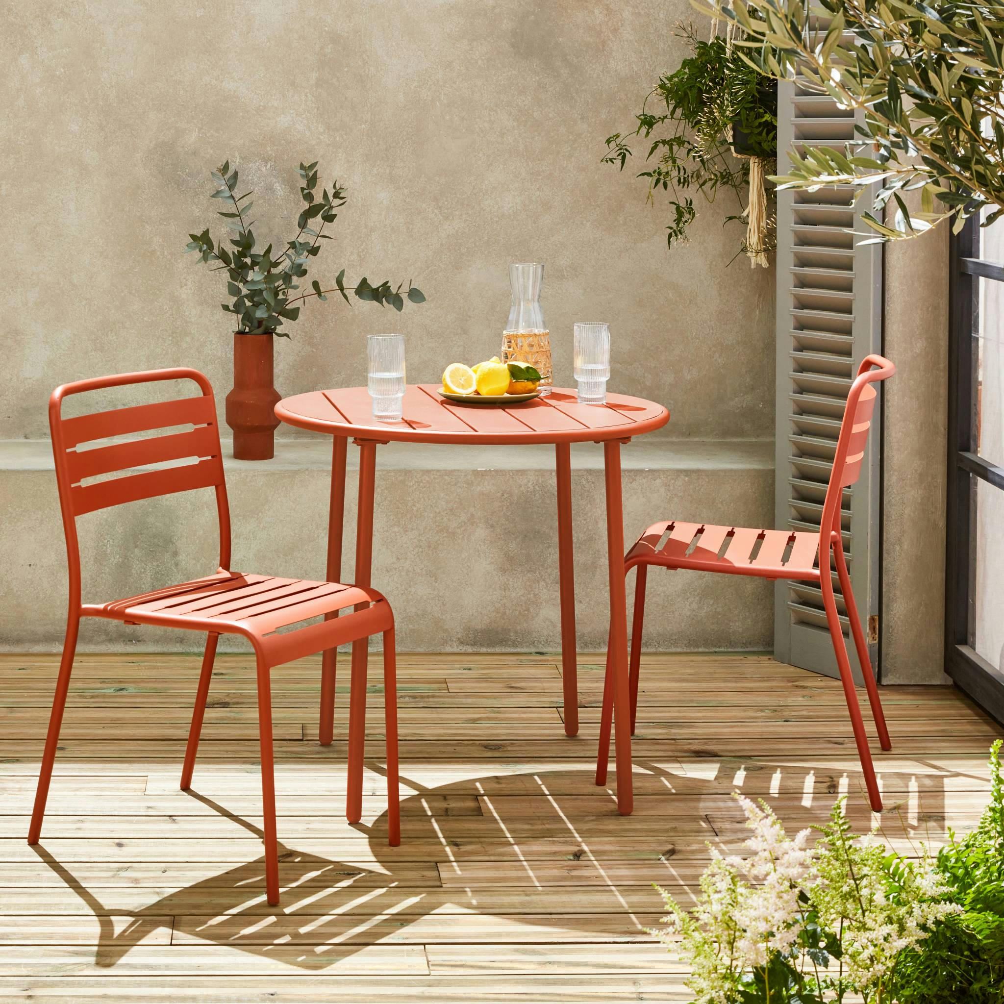 AMÉLIA - Table de jardin ronde en métal terracotta avec 2 chaises
