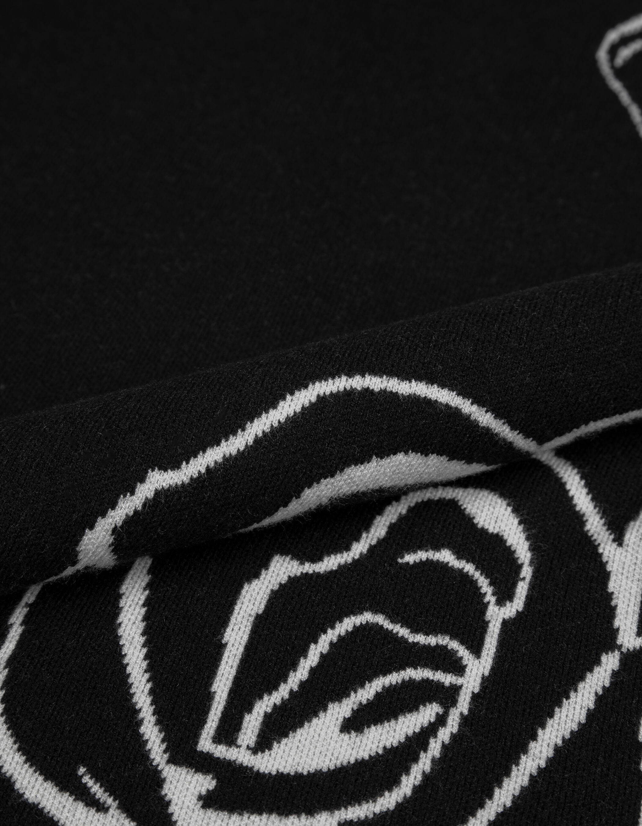 Pull col montant noir tricot jacquard motif roses femme