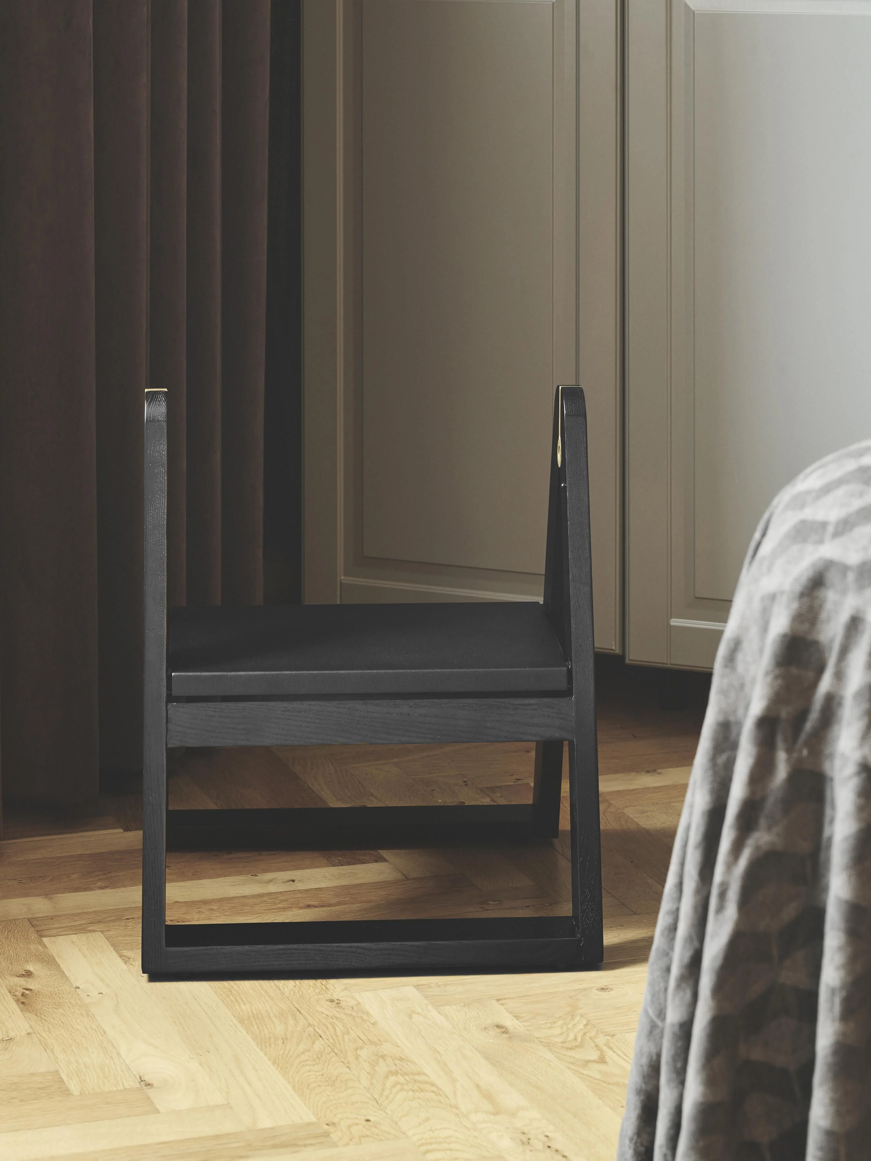 Klappbarer Hocker Reech aus Eschenholz