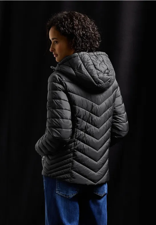 Jacke mit abnehmbarer Kapuze