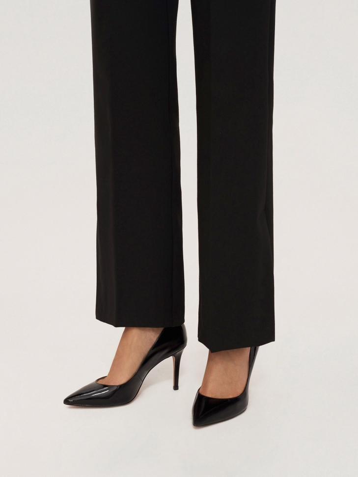 Black patent leather pumps for ladies