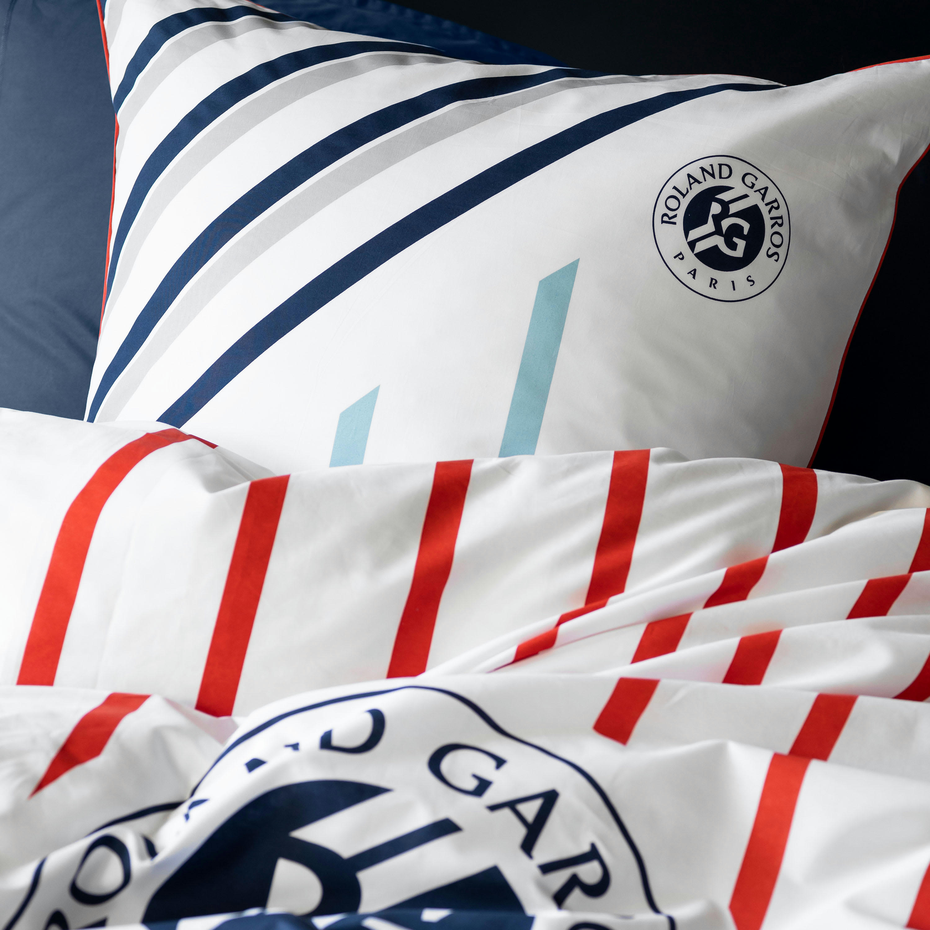 RG2023 - Taie d'oreiller carré percale de coton imprimé bleu 64 x 64 cm