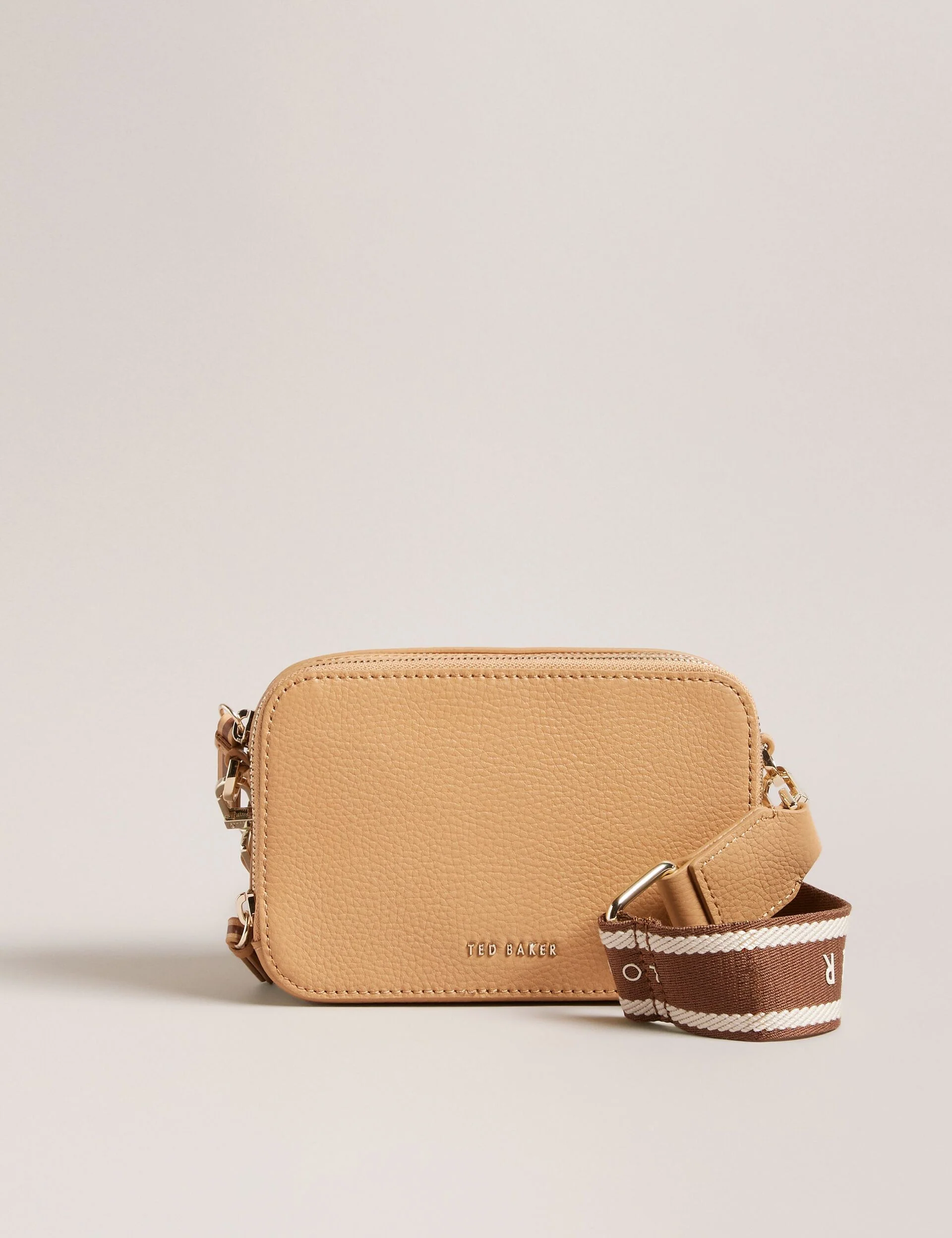 STUNNA | CAMEL