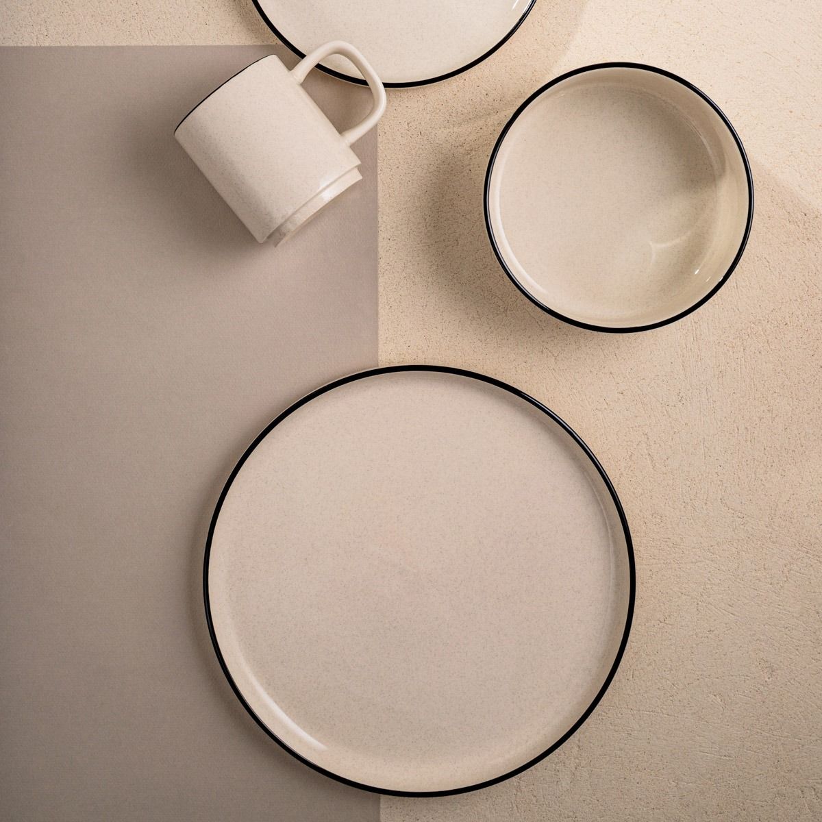 Talerz AZRA obiadowy z czarnym rantem 27,5 cm