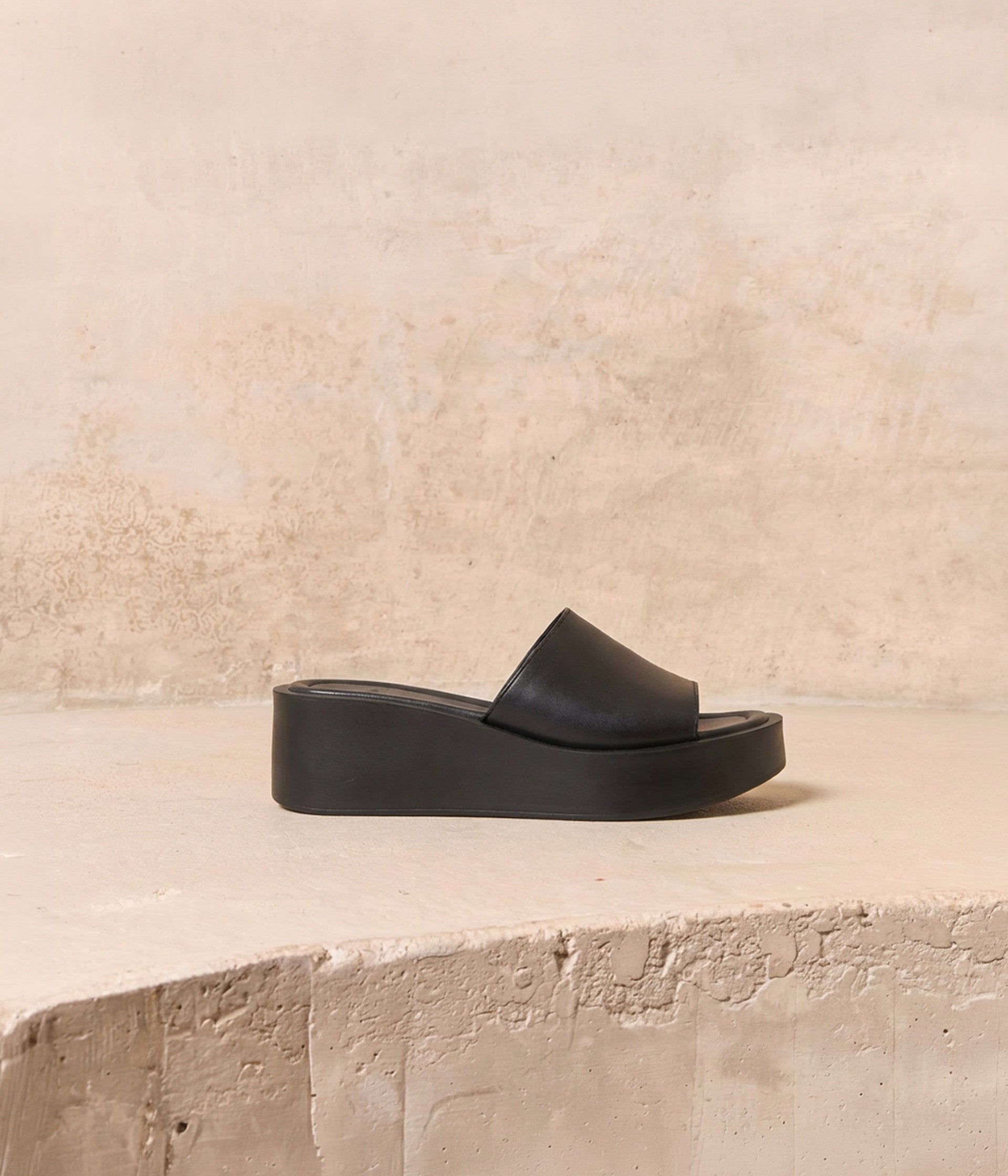 Mules en cuir noir Santana