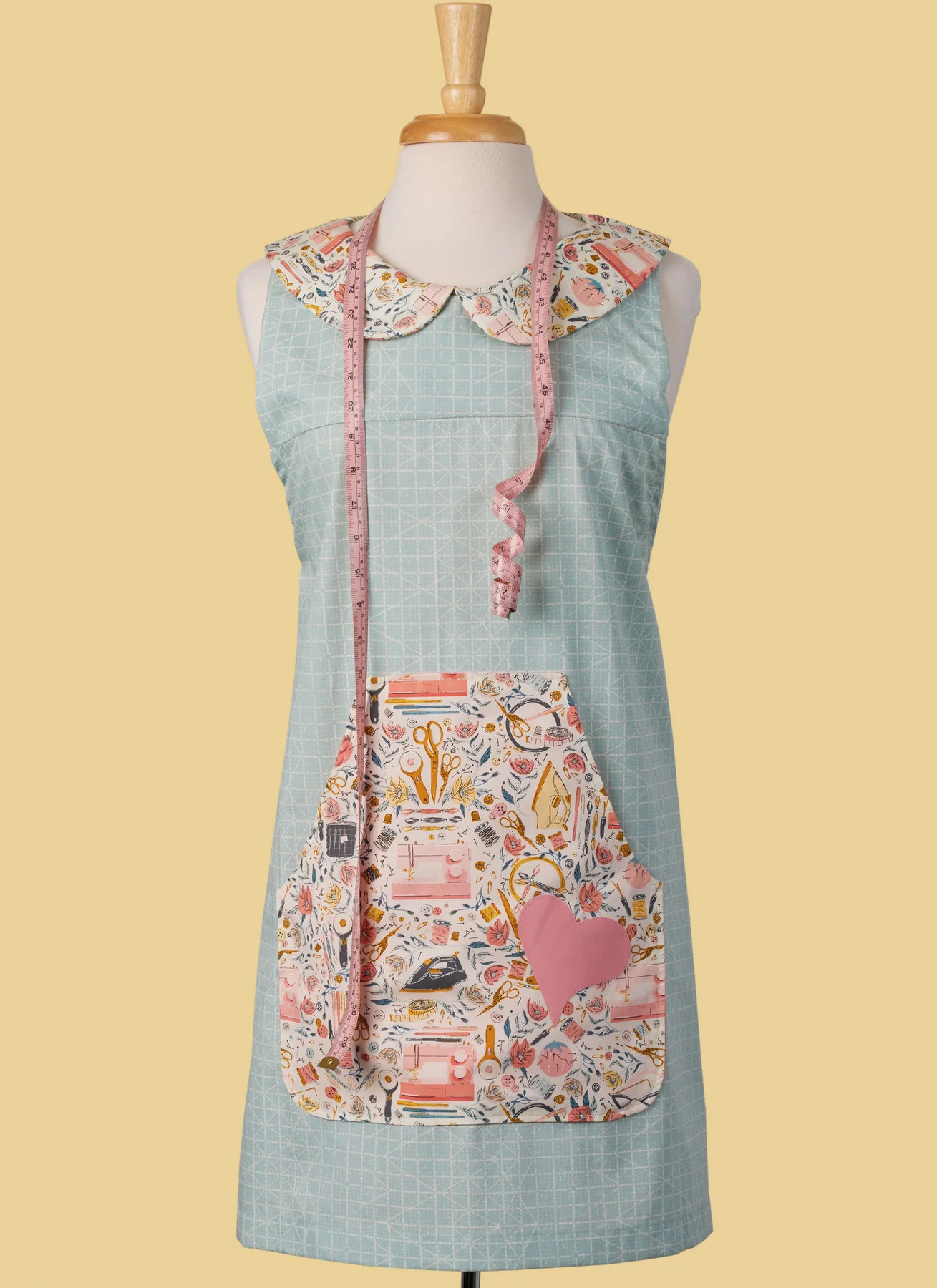 Mccall's Pattern M8522 Misses' Cobbler Aprons