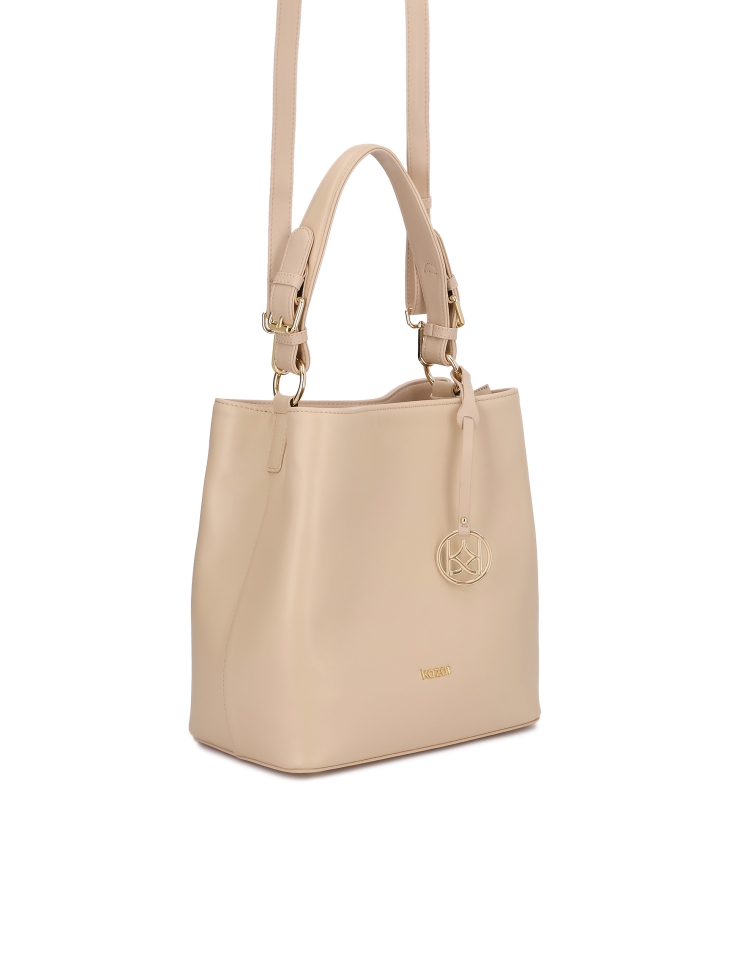 Elegant leather hand and shoulder bag