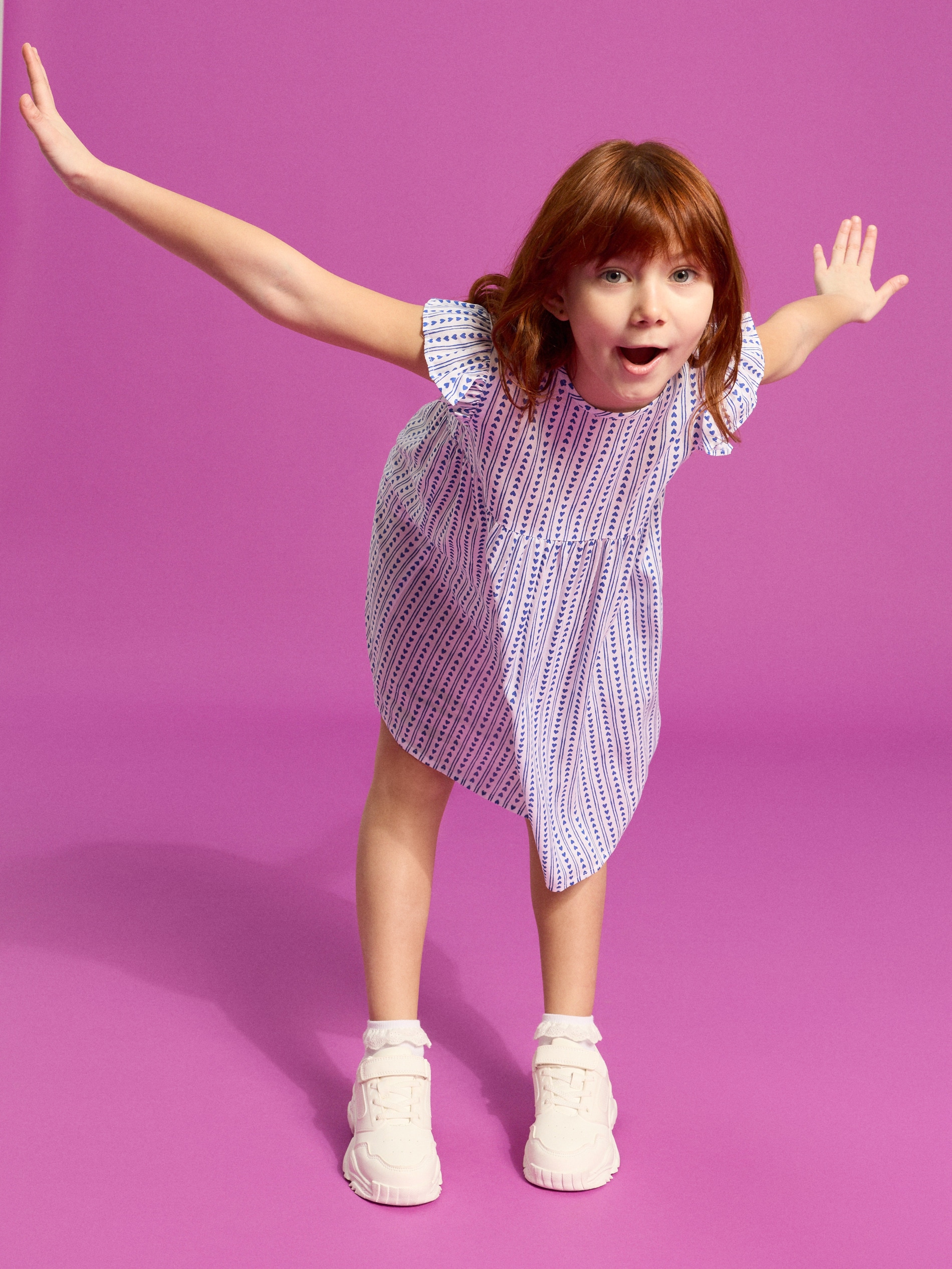Wiskozowa sukienka babydoll ze wzorem w serca