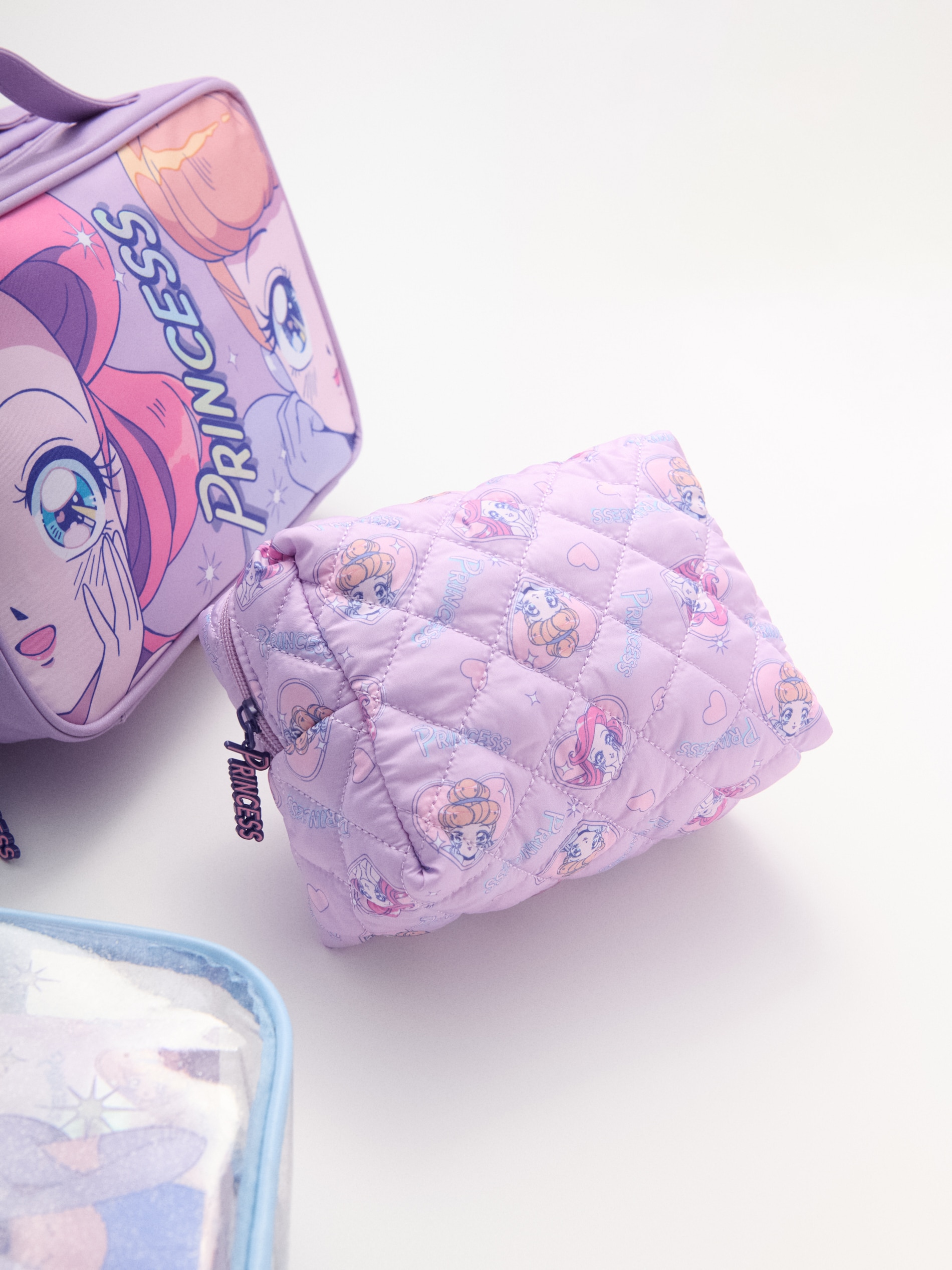 Pikowana kosmetyczka z zawieszką Disney Princess