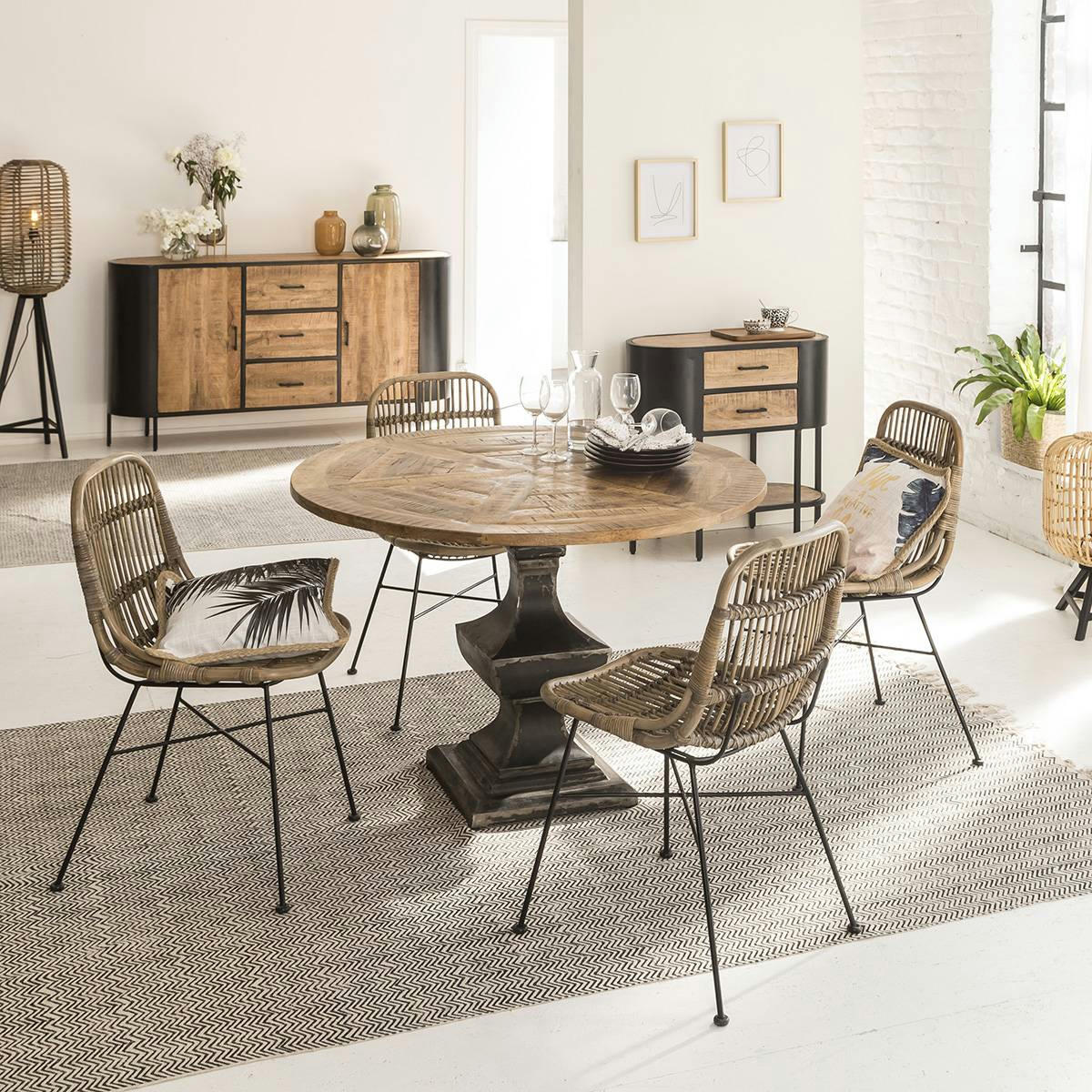 VITTO - Table à manger en bois noir 115 cm