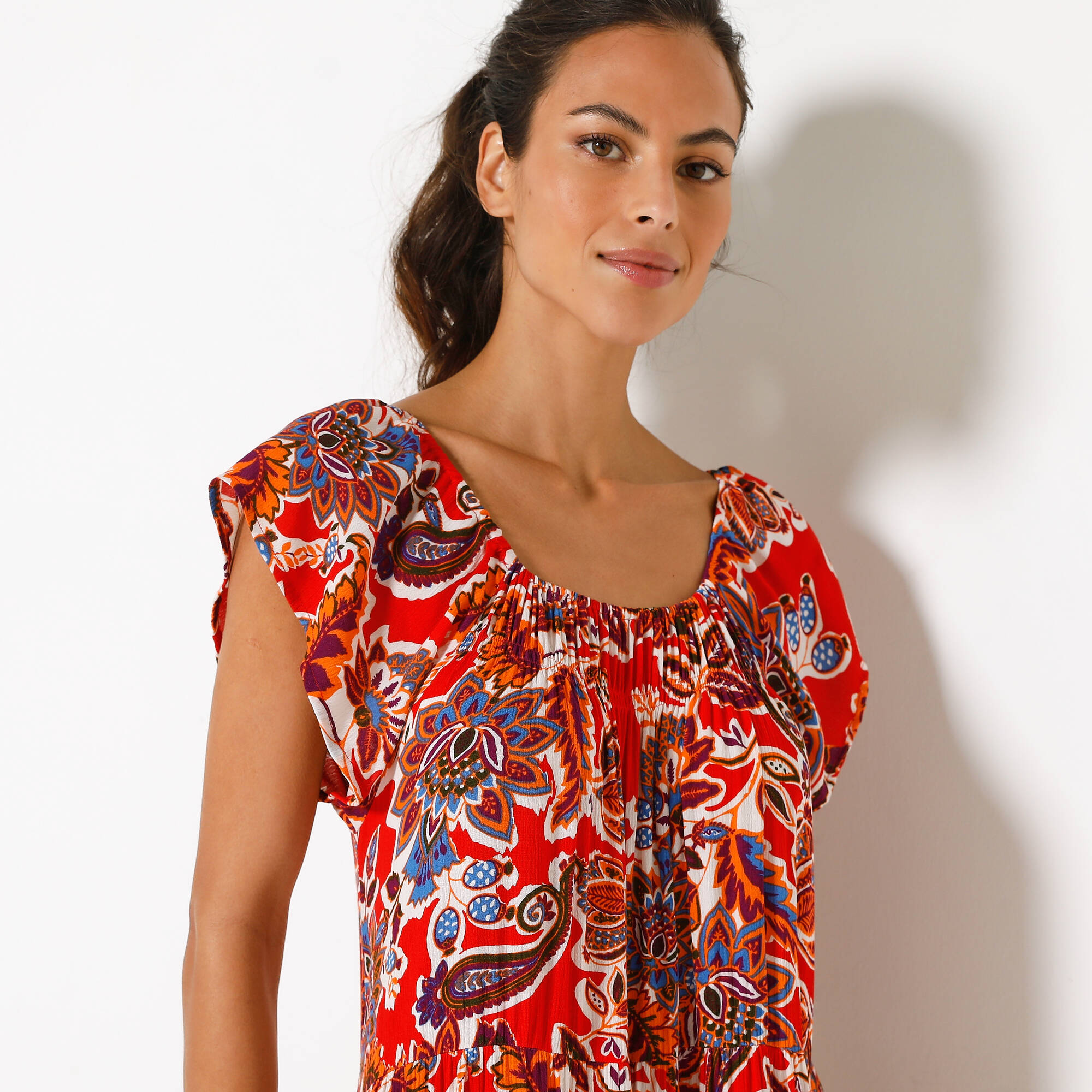 Robe longue volantée, crépon imprimé