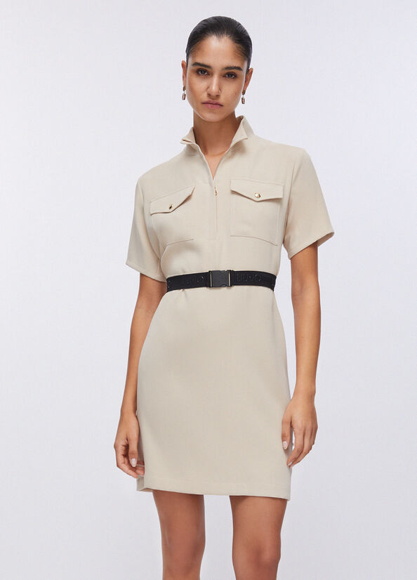 Abito corto con cintura