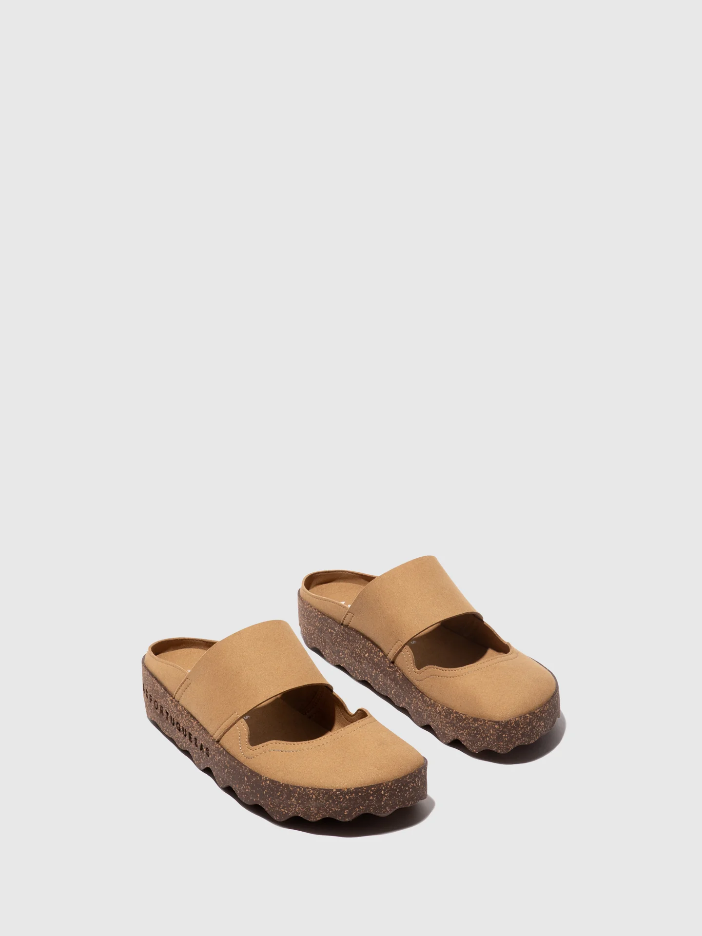 Mules Slip-on em Castanho Claro