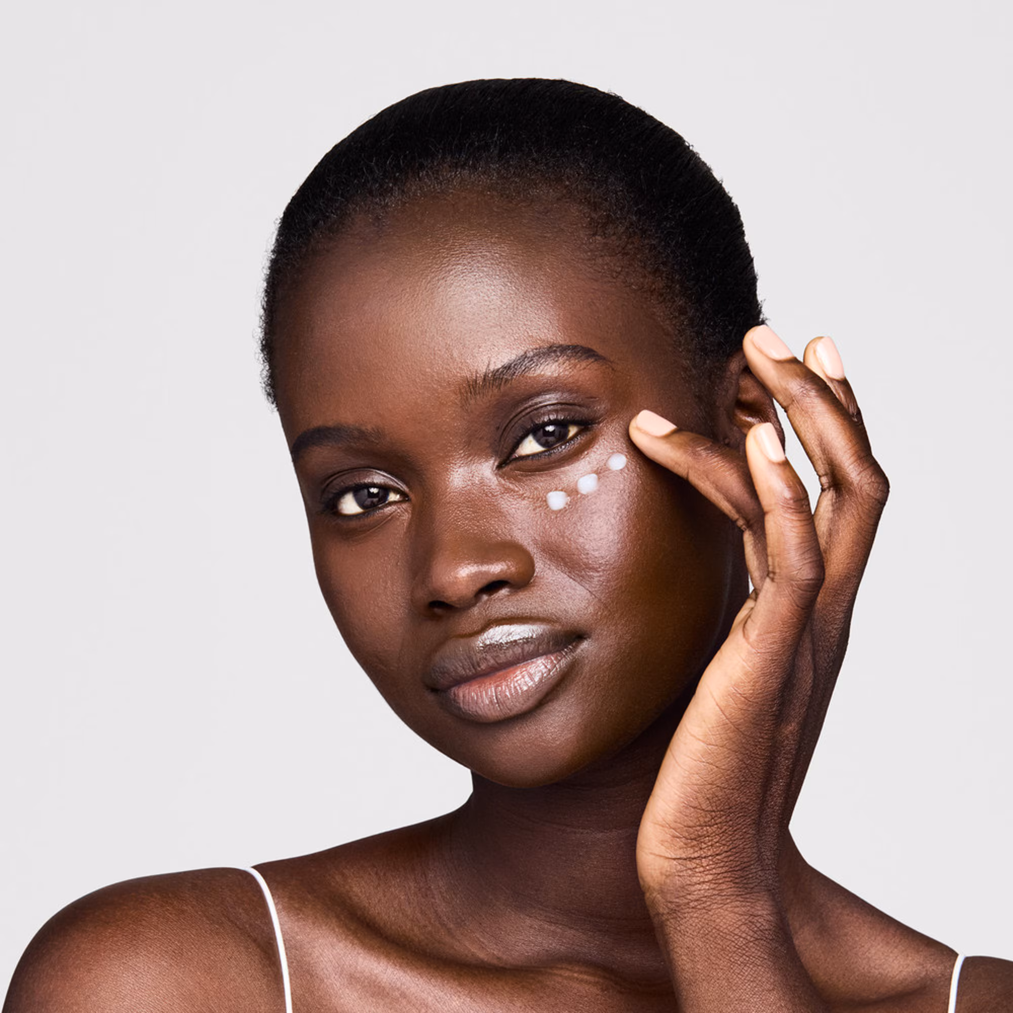 DAYWEAR CONTOUR DES YEUXGel-crème contour des yeux rafraîchissant anti-oxydant et hydratant