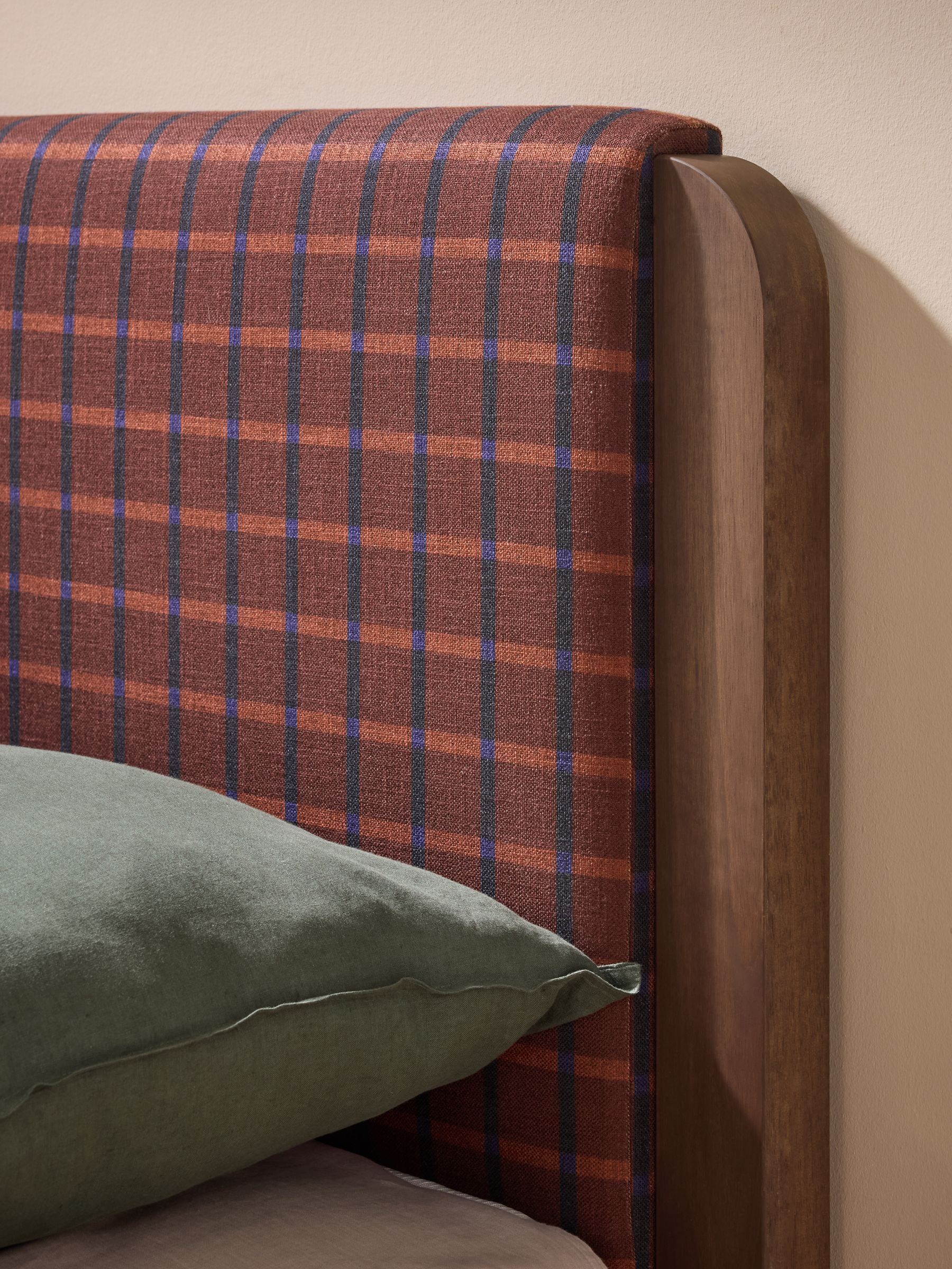 Evander Bed in Cale Check Rust Brown