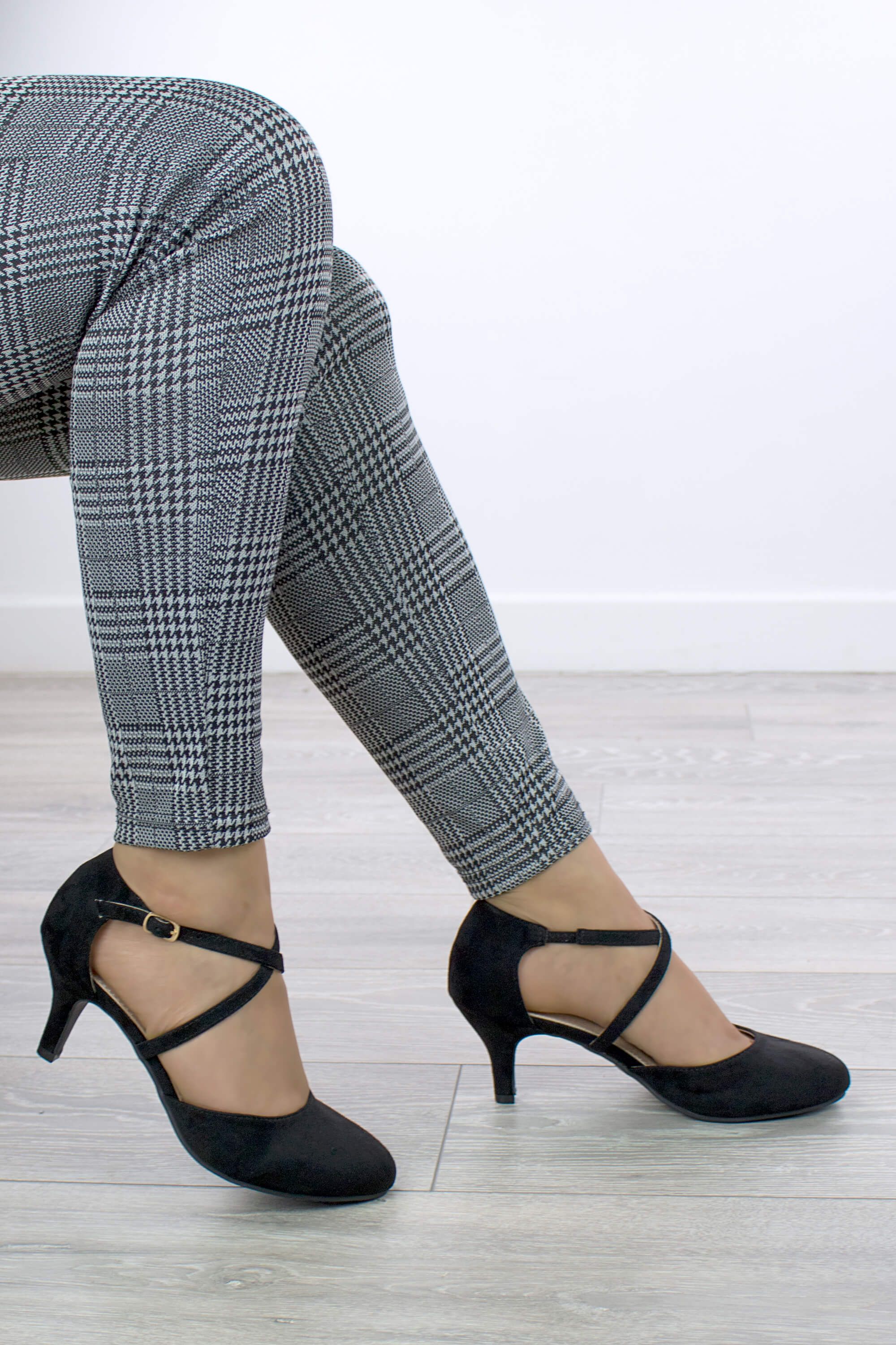 AJVANI High Heel Crossed Straps Court Shoes