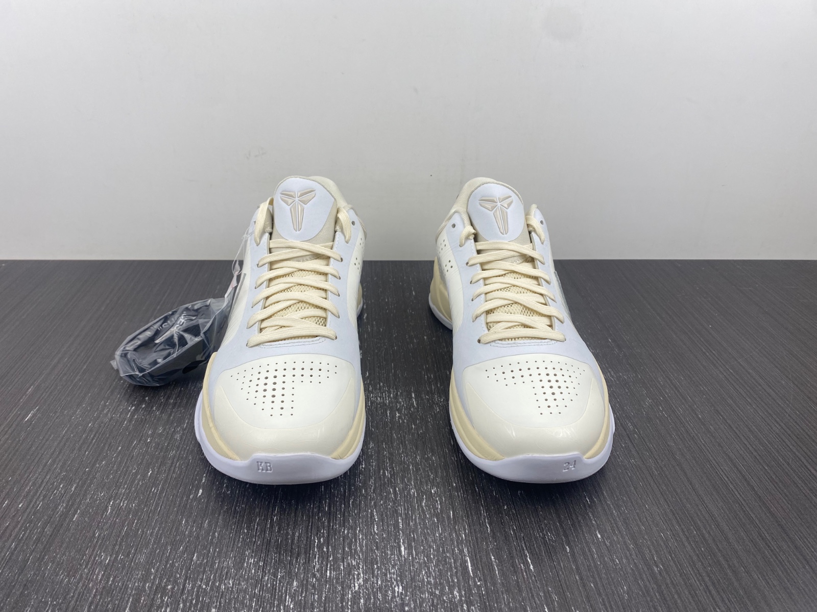 Off-White x Nike Kobe 5 Protro Custom White