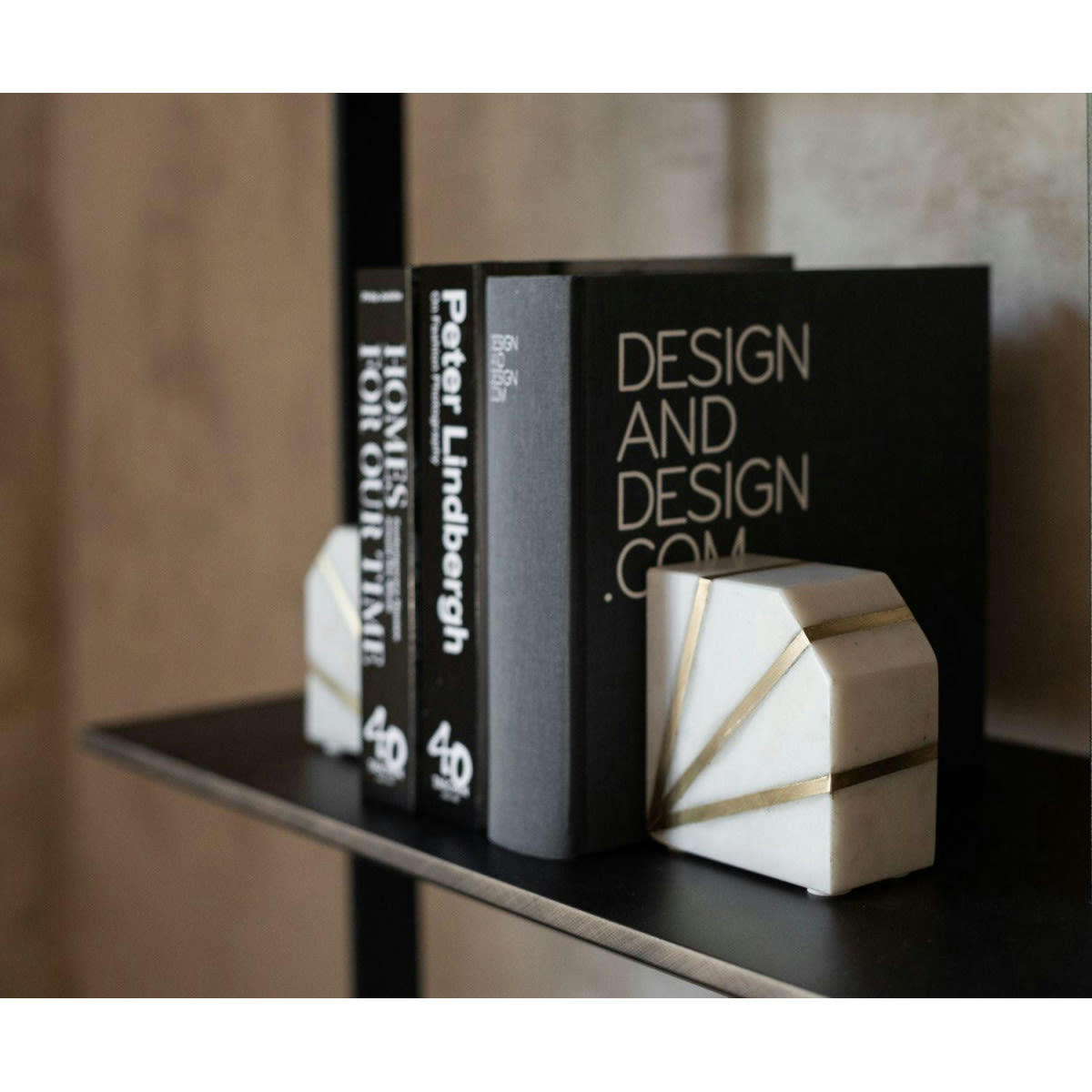 MARBRE - Serre-livres en marbre blanc et métal doré 10x5x10,5cm