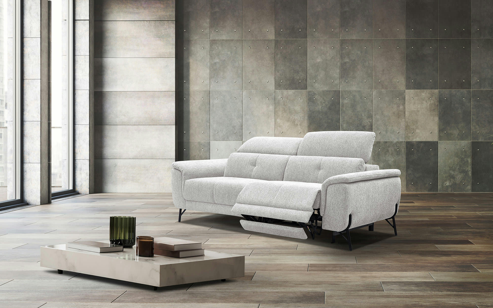 AVENA - Canapé droit 3 places avec une relax électrique à droite beige clair