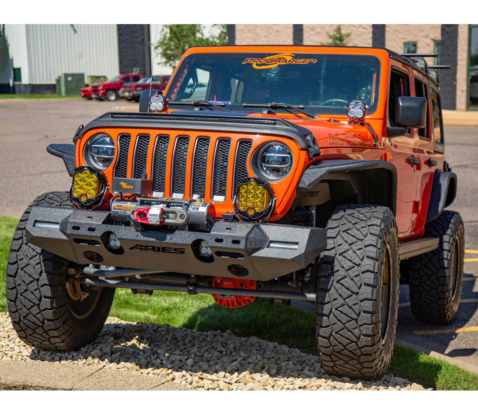 ARIES Trailchaser Textured Aluminum Front Bumper for Jeep, Black