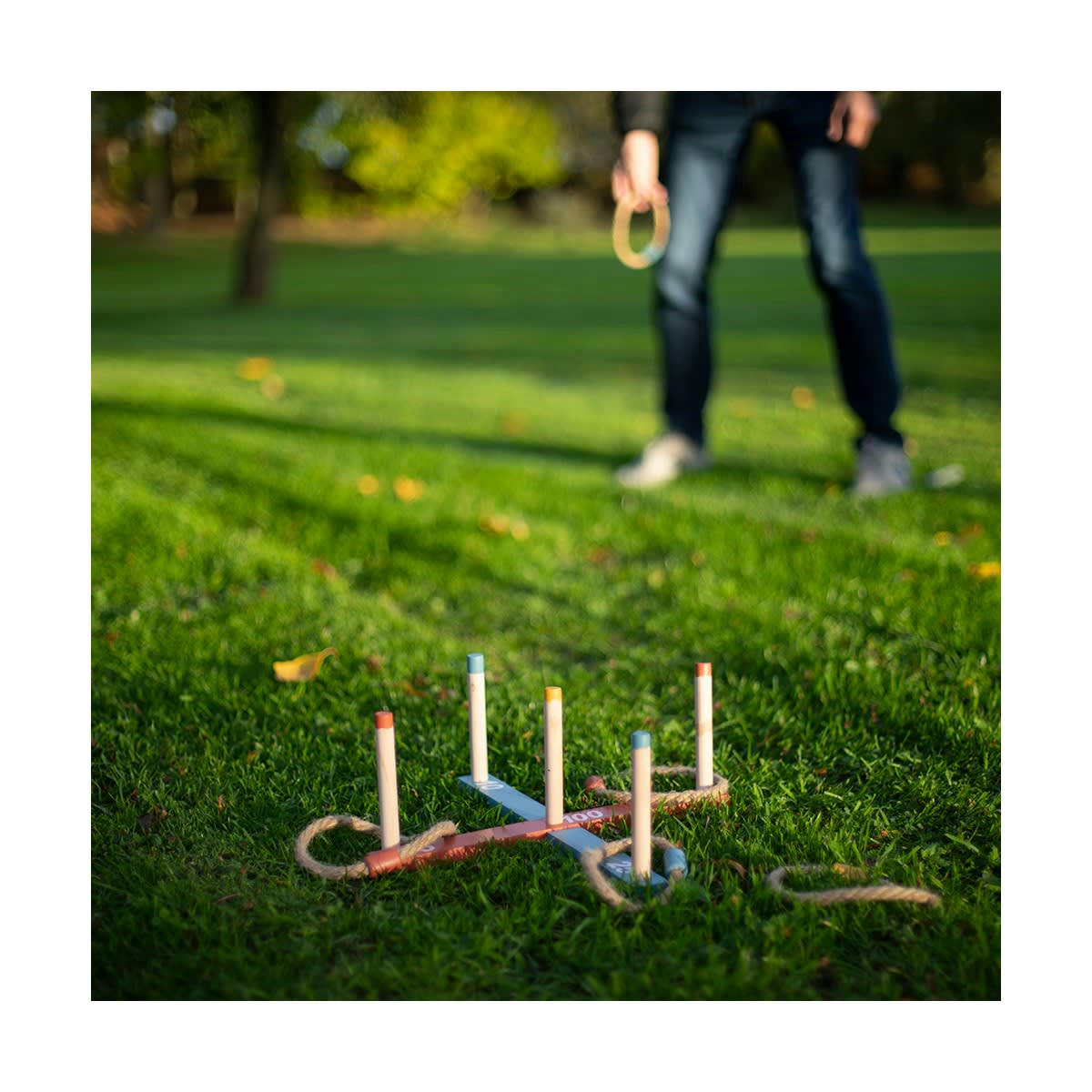 - Jeu de lancer d'anneaux