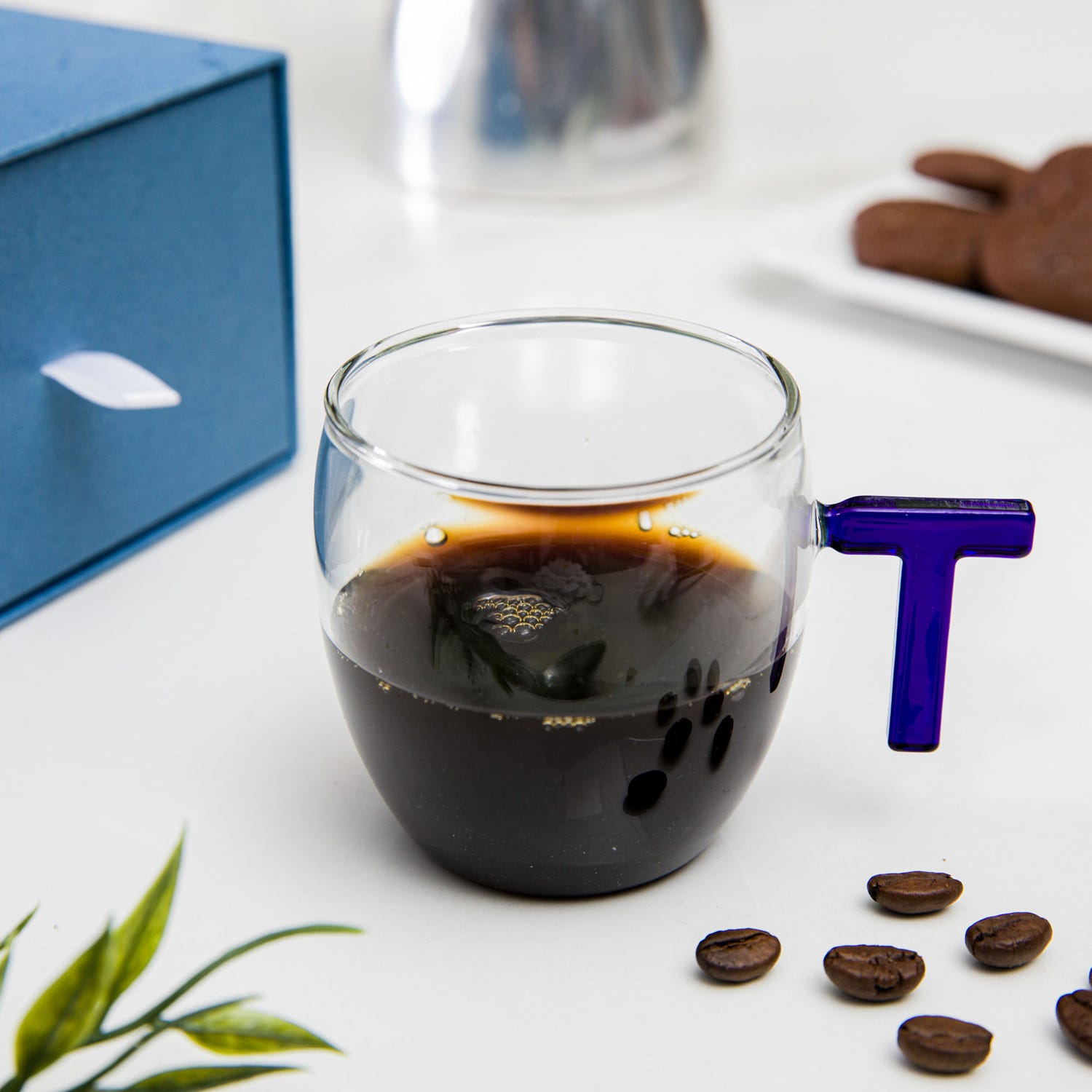 Tazzina caffè lettera T blu in vetro borosilicato, 150 ml