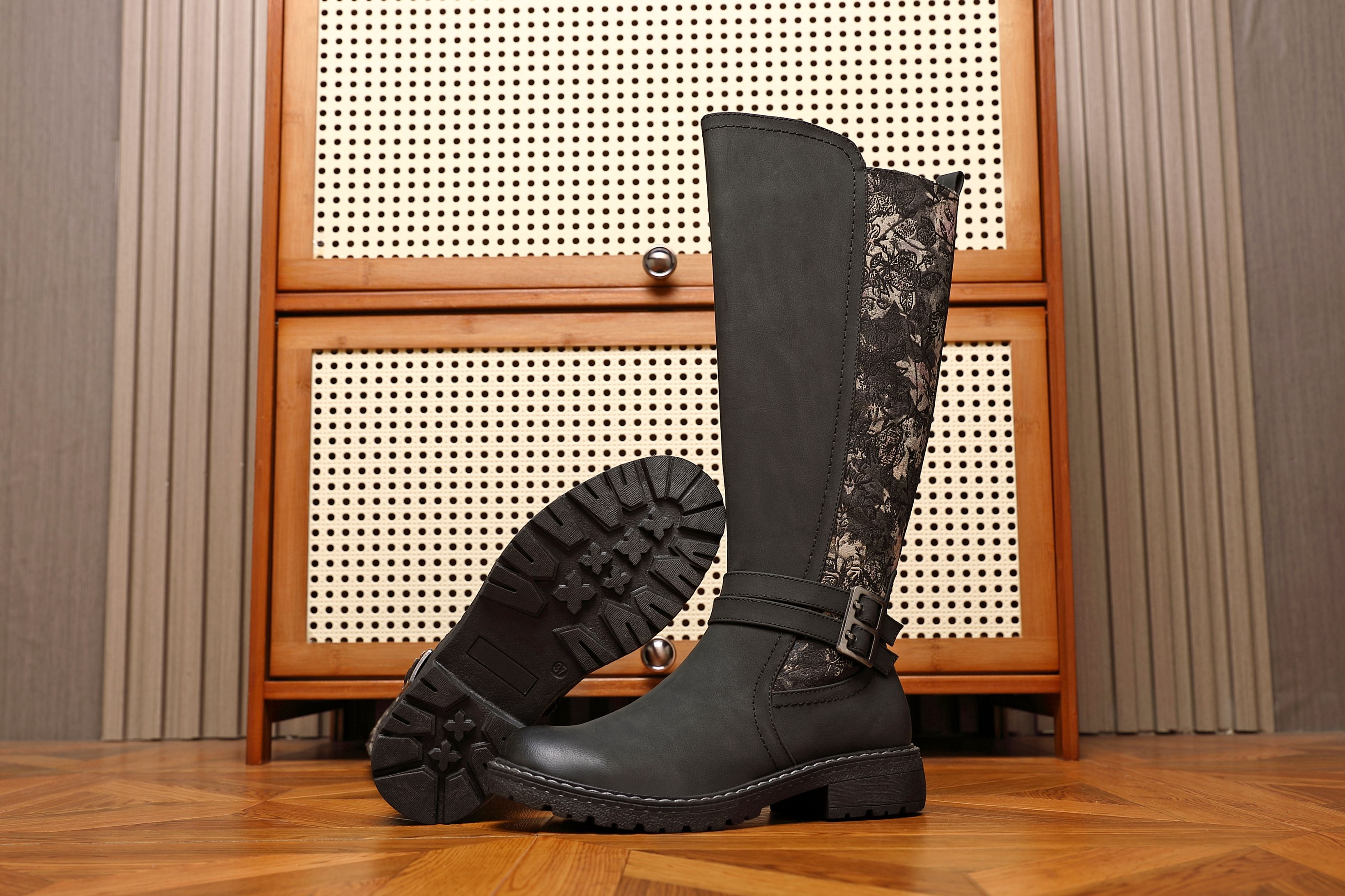 IVACHY Tall Boots With Buckle & Lace Back