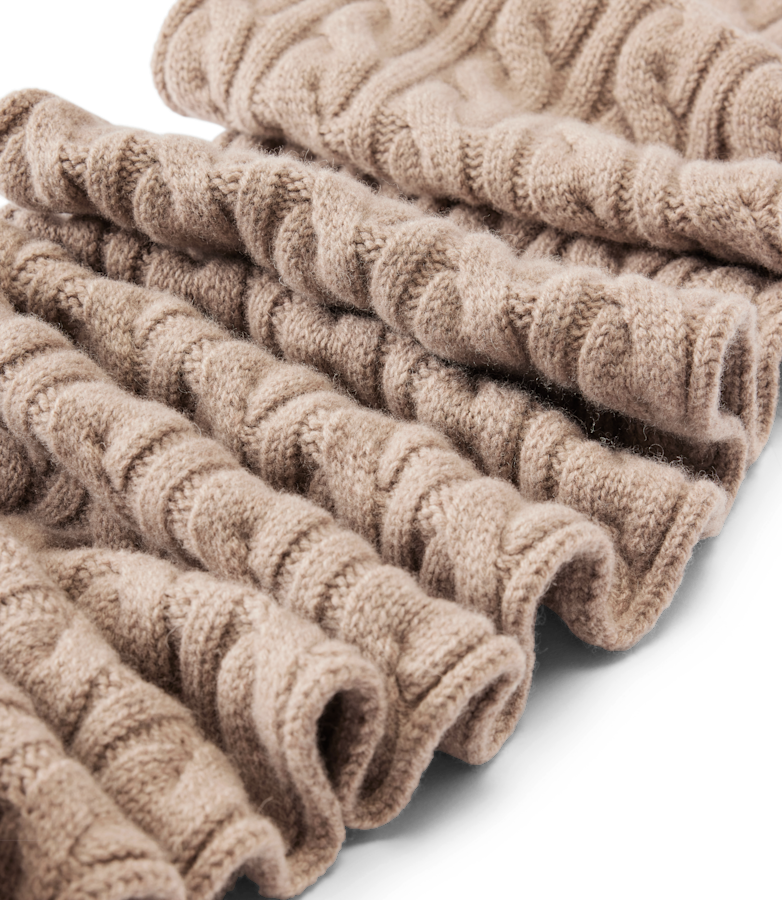 Highland cable wool scarf