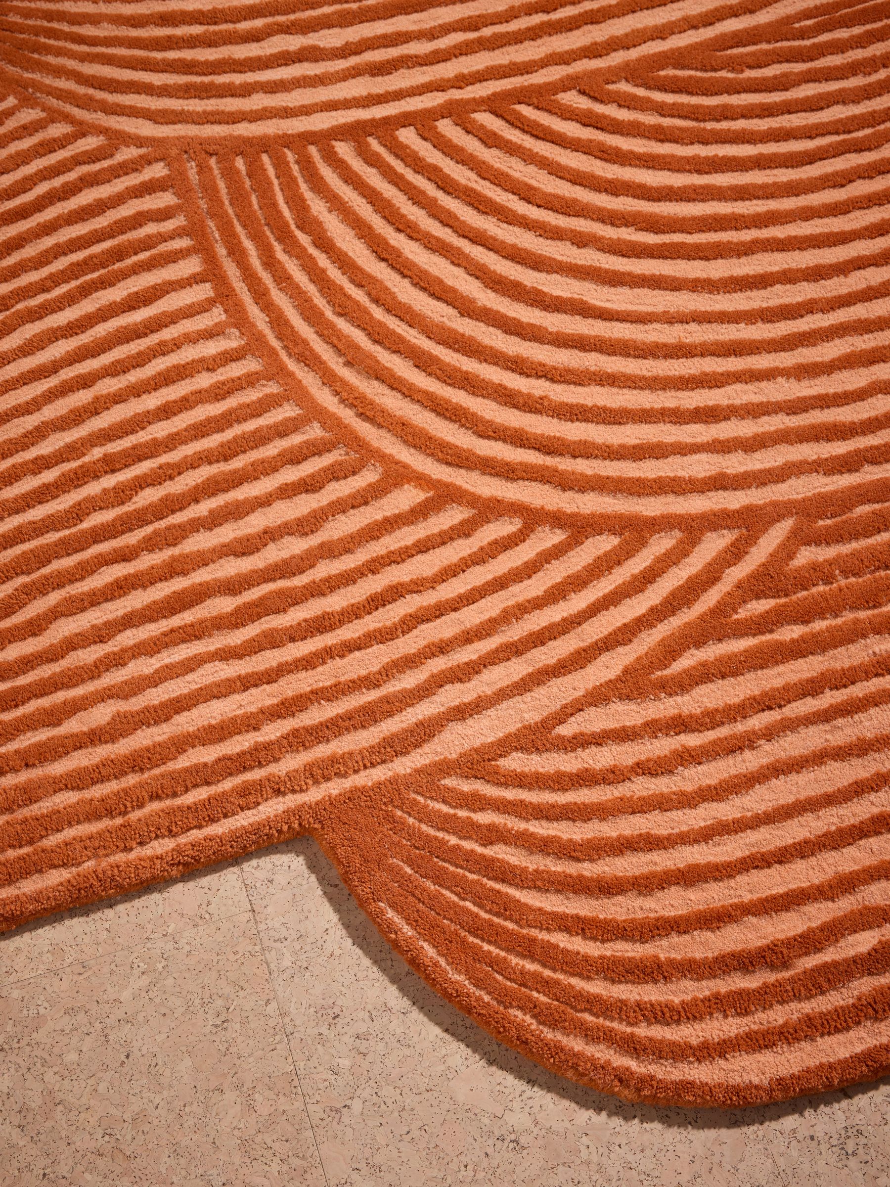 Casey Wool Tufted Rug in Rust
