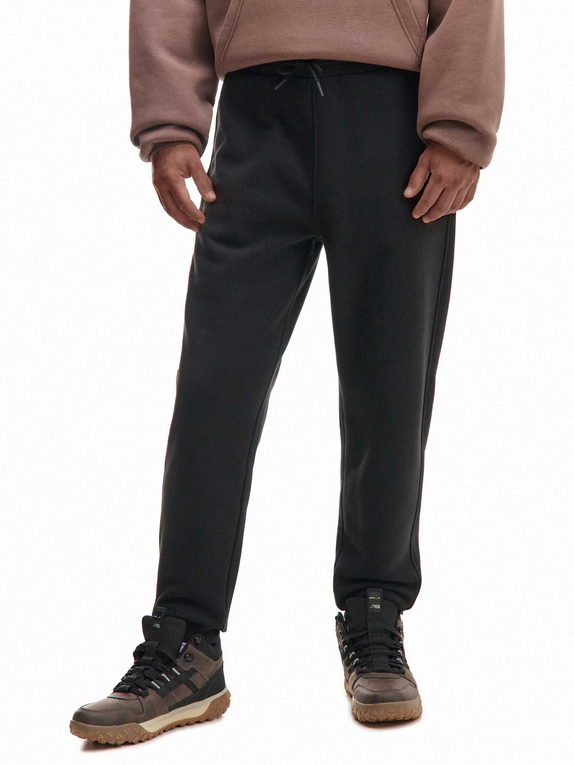 Czarne dresowe joggery regular
