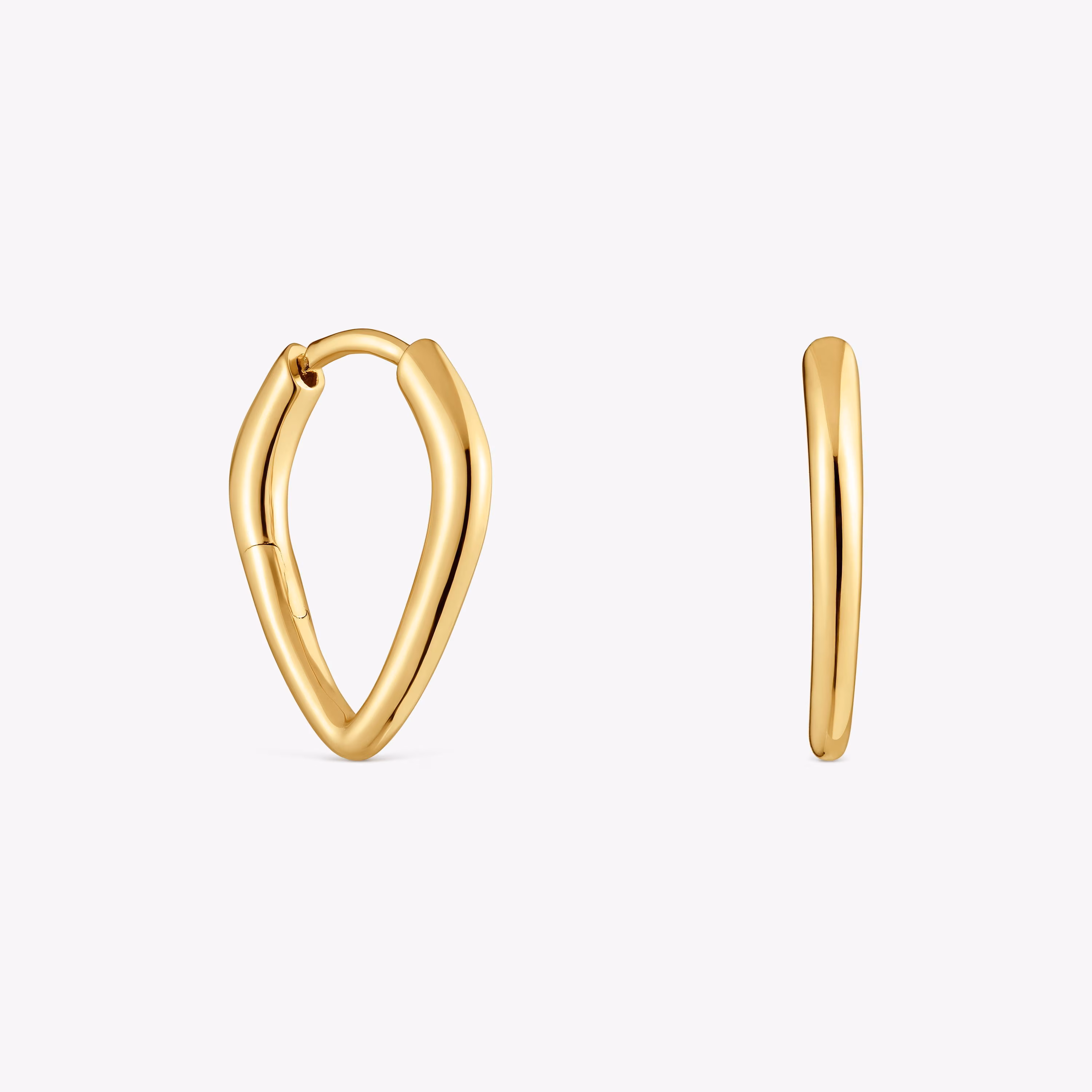 Pendientes con baño de oro 18 kt sobre plata cortos con aro púa Basics