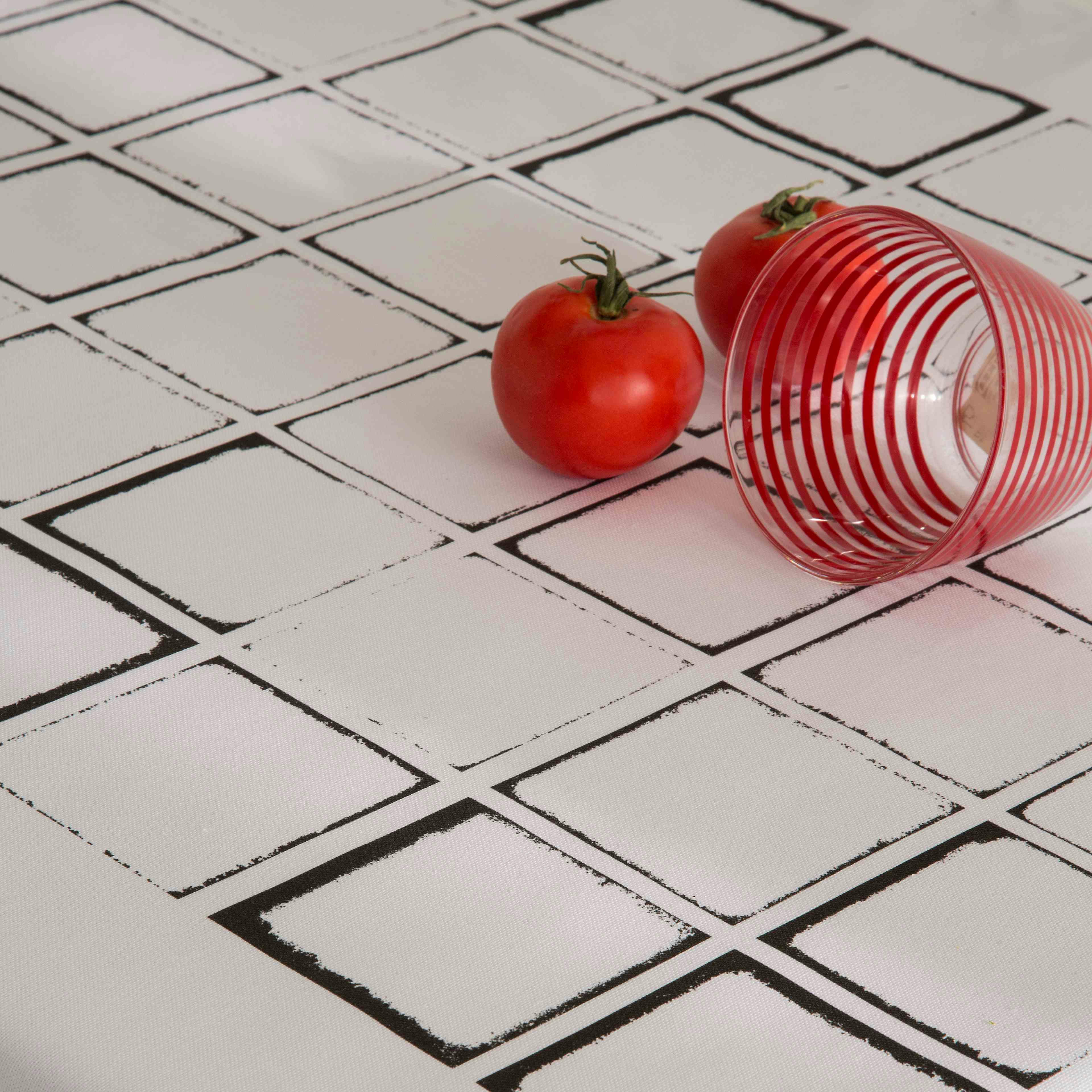 MOSAIC BLACK - Nappe imprimée noir avec traitement anti-taches en coton 140x140 cm