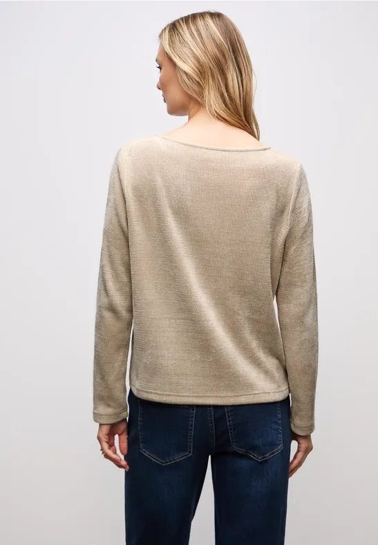 Shirt mit U-Boot-Ausschnitt