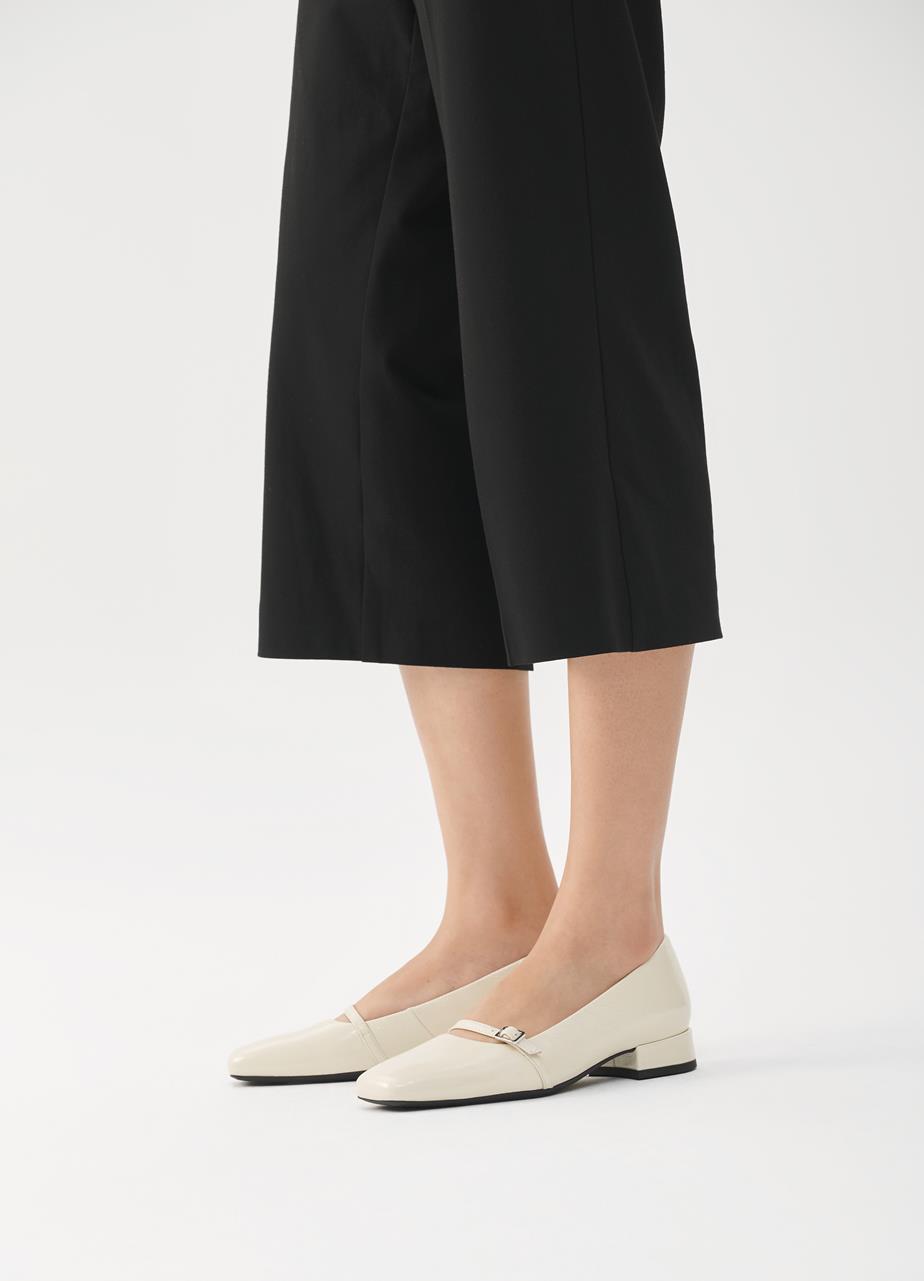 Debbi Pumps