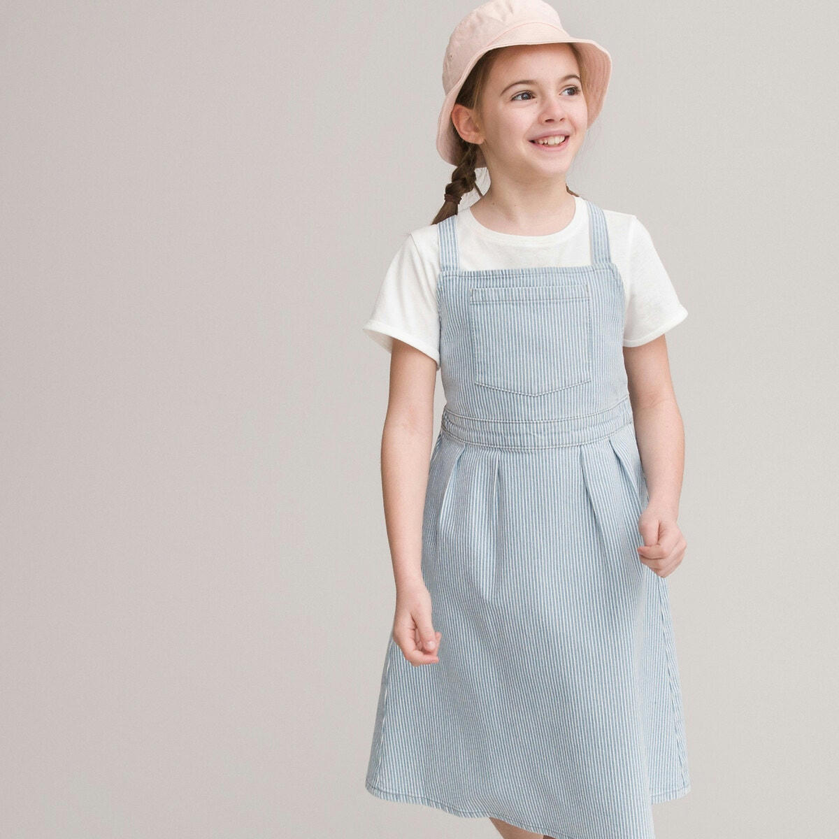 Robe rayée à bretelles