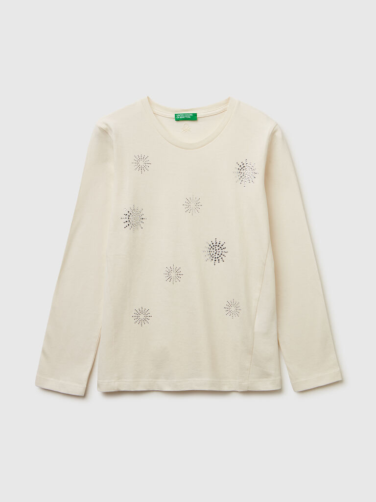 T-shirt with rhinestone applique