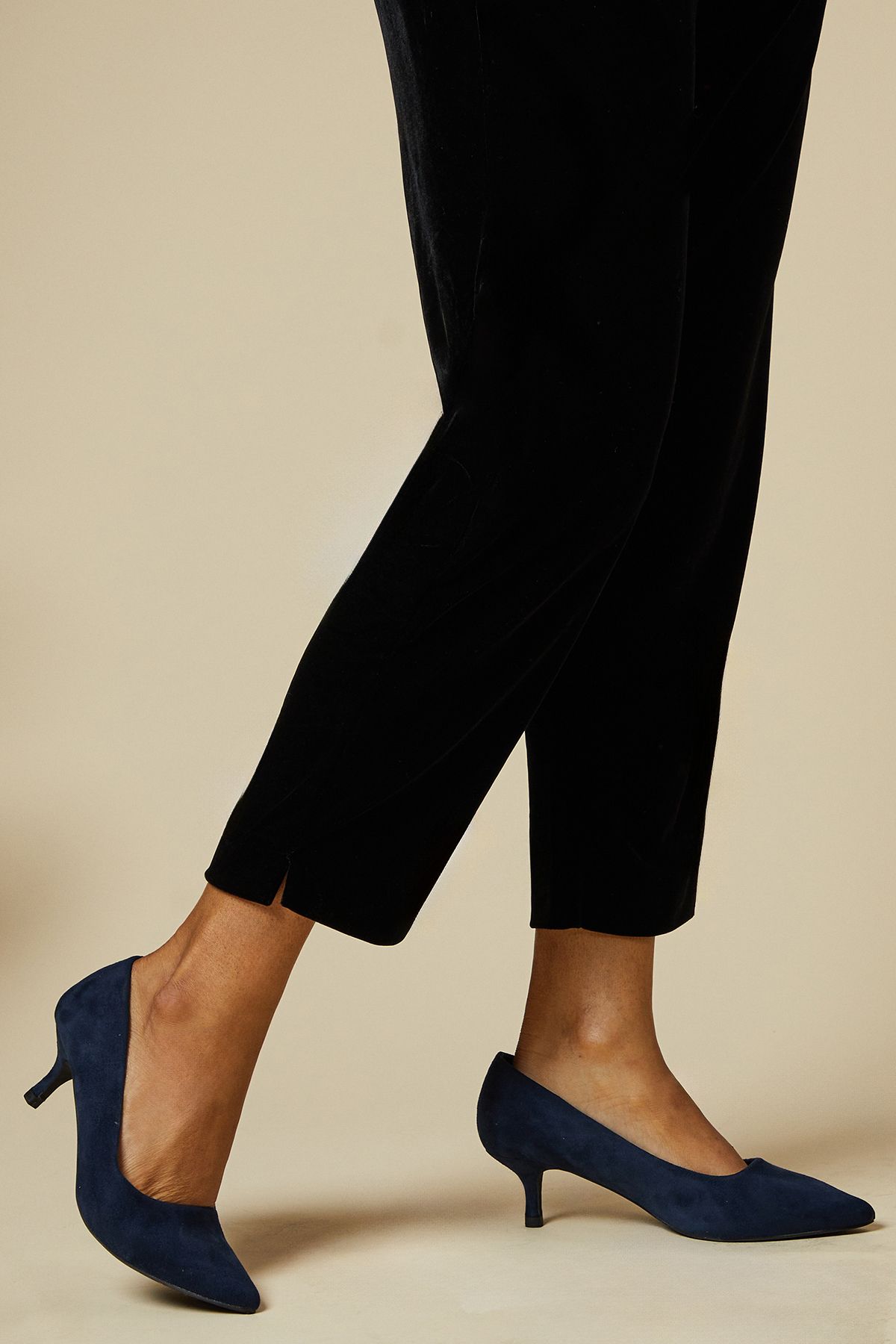 Dorothy Perkins Wide Fit Dove Faux Suede Kitten Heel Court Shoes