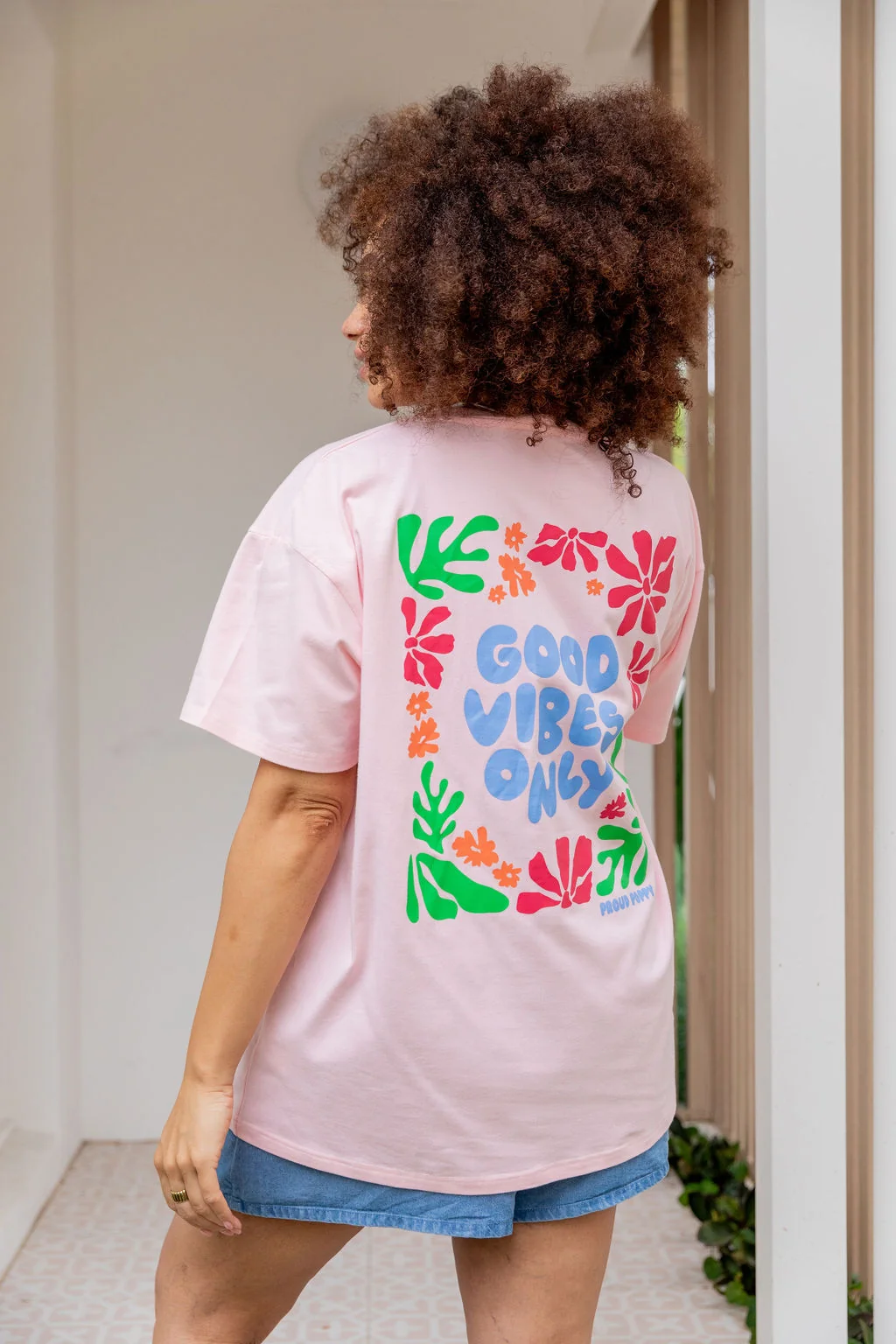 Good Vibes Tee in Pink