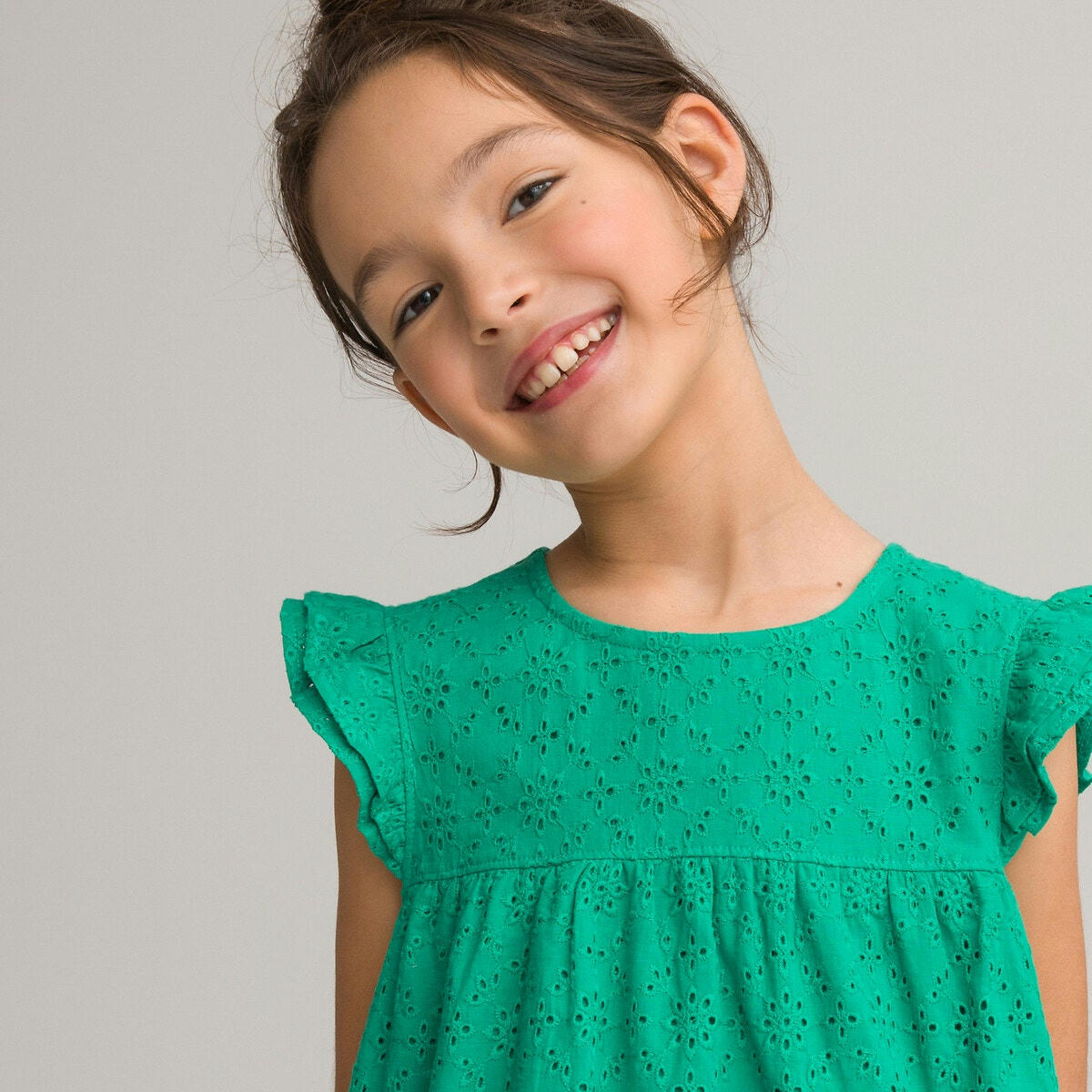 Blouse sans manches en broderie anglaise