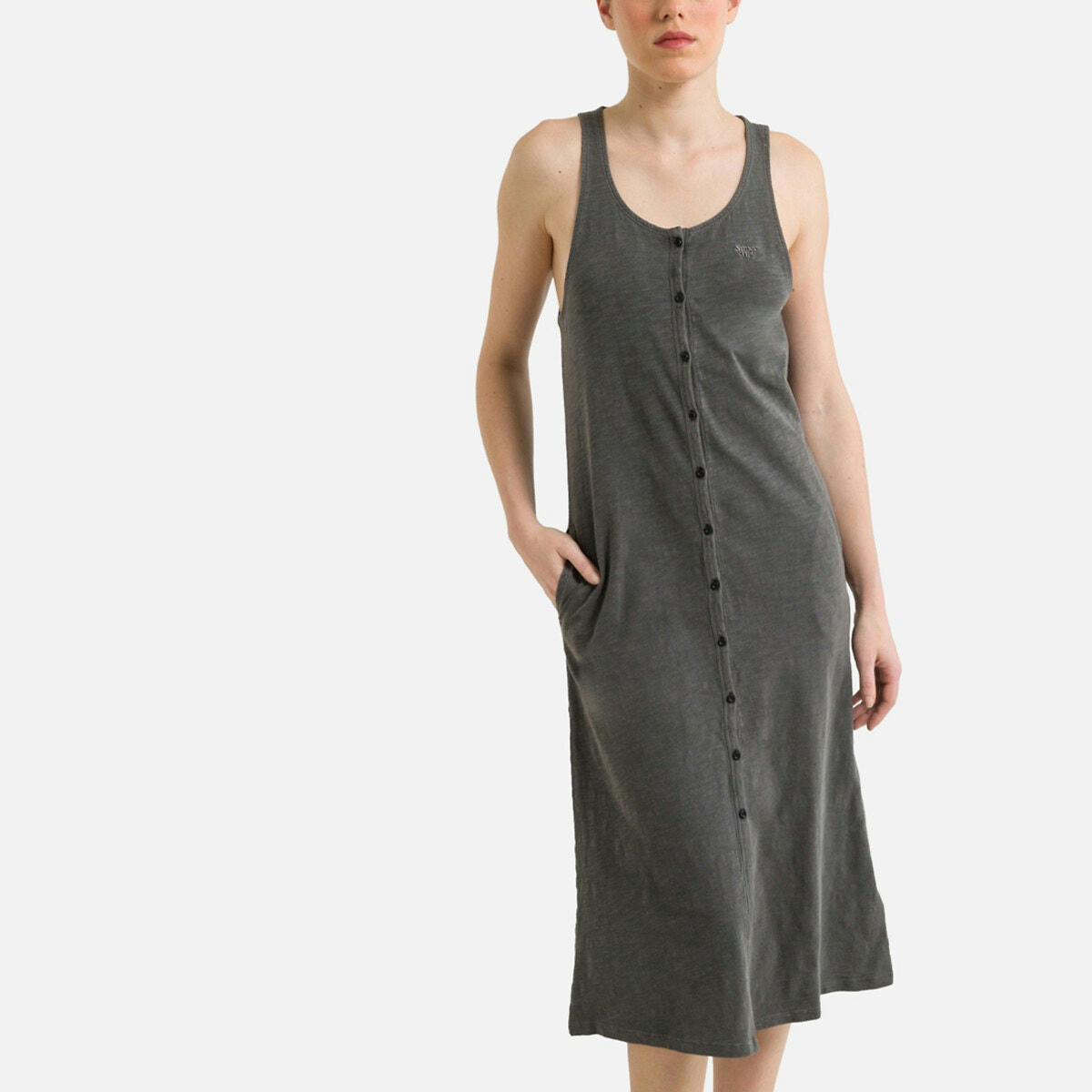 Robe longue sans manche boutonnée