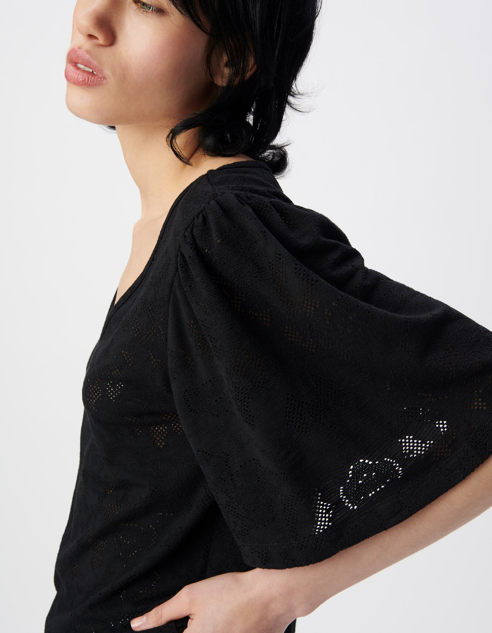 Tee-shirt manches courtes noir ajouré Femme