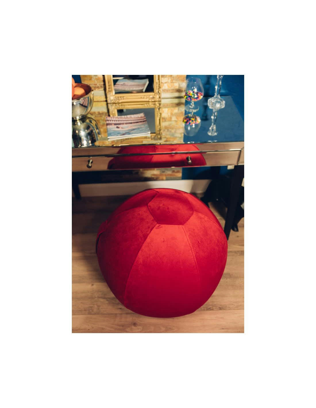 JUMBO CELESTE - Balle d'assise gonflable 65 cm enveloppe velours rouge scarlett