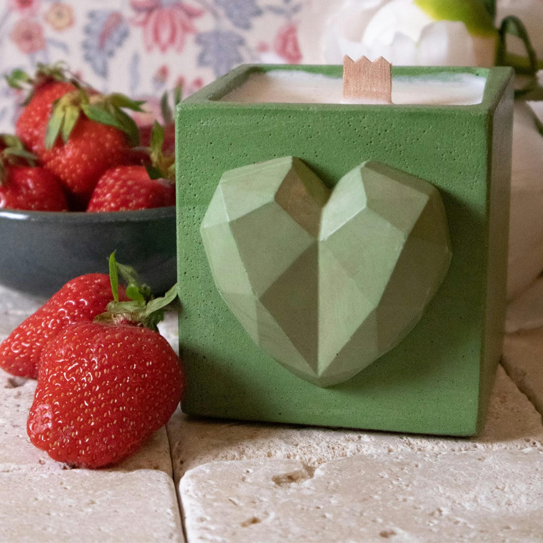 LOVE - Bougie en béton vert parfum fleur de figue