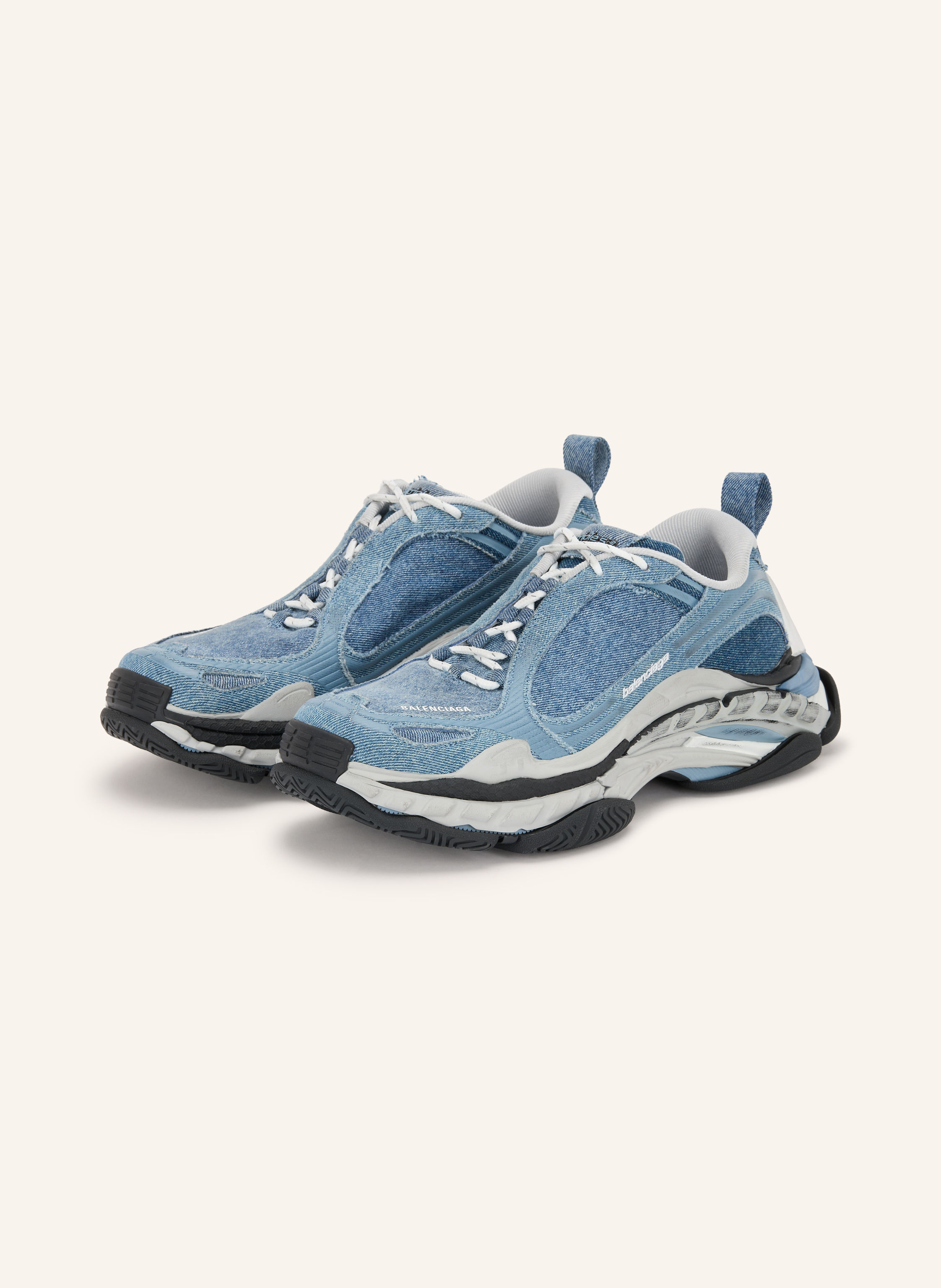 BALENCIAGA Sneaker TRIPLE S.2