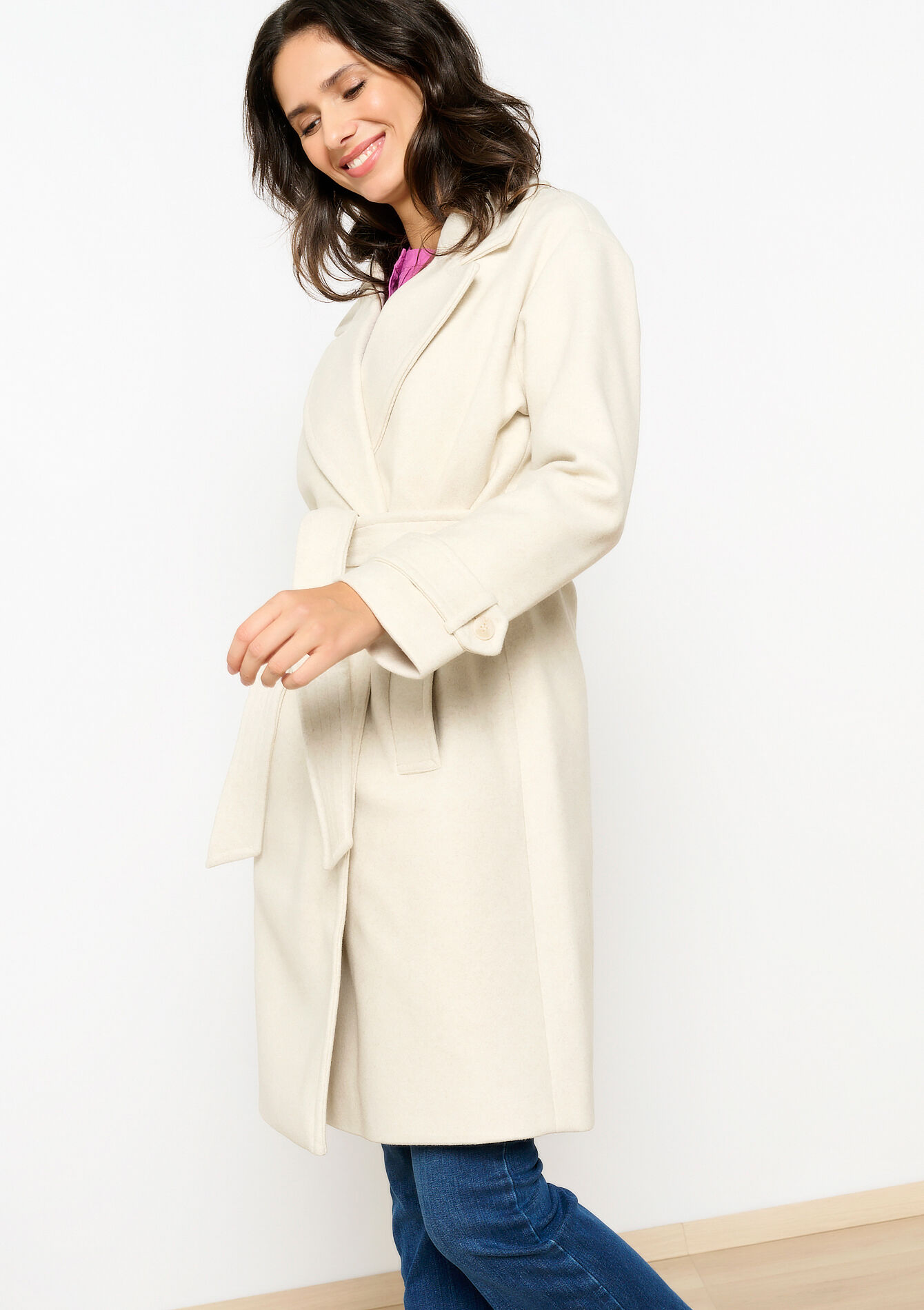 Halflange jas met riem