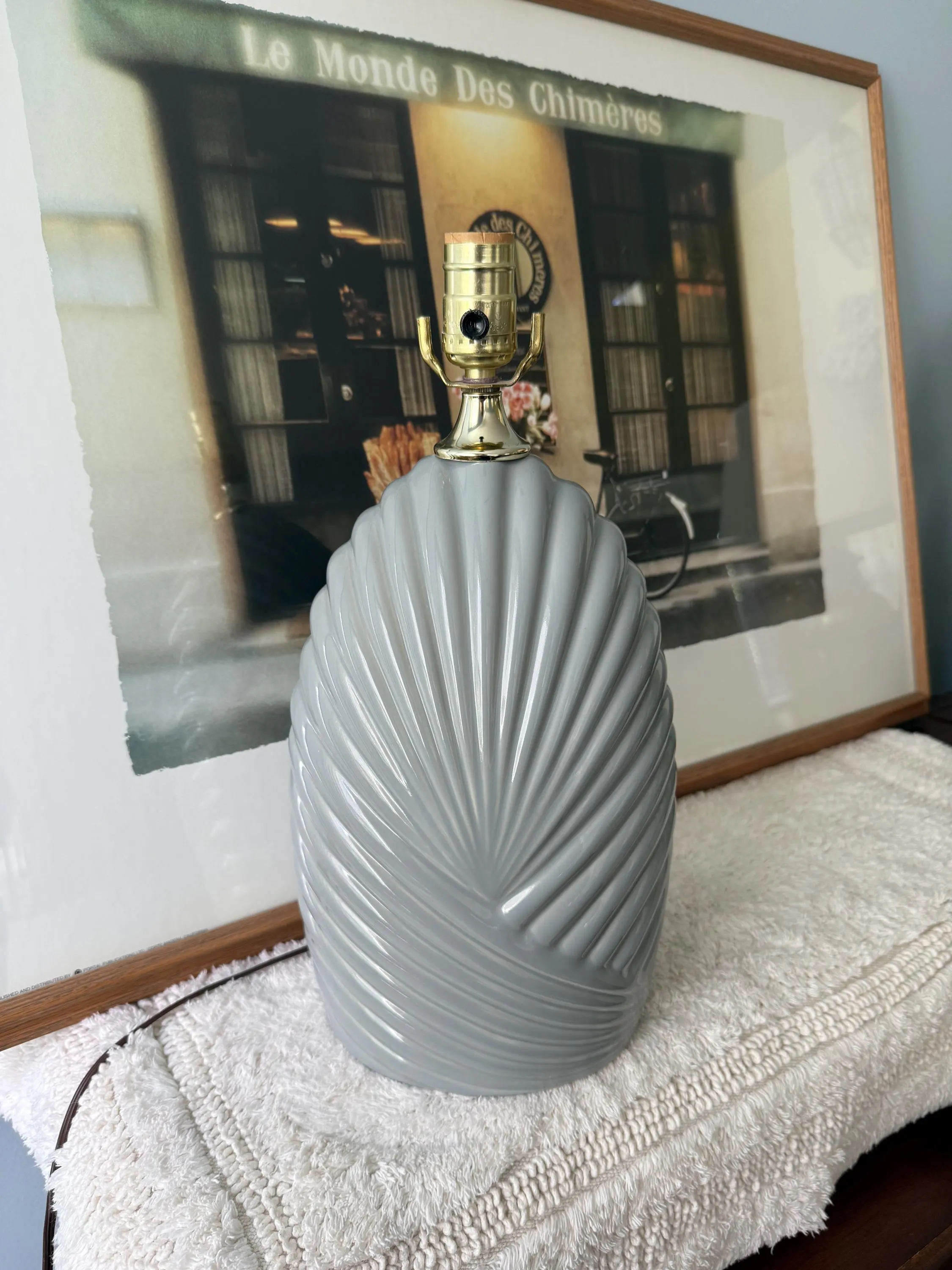 Vintage 1980s Grey Ceramic Shell Table Lamp Base, Retro Art Deco Style Ribbed Nautilus Lamp, Mid Century Modern Nautical Coastal Decor