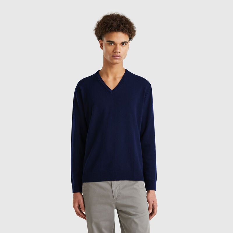 Midnight blue V-neck sweater in pure Merino wool