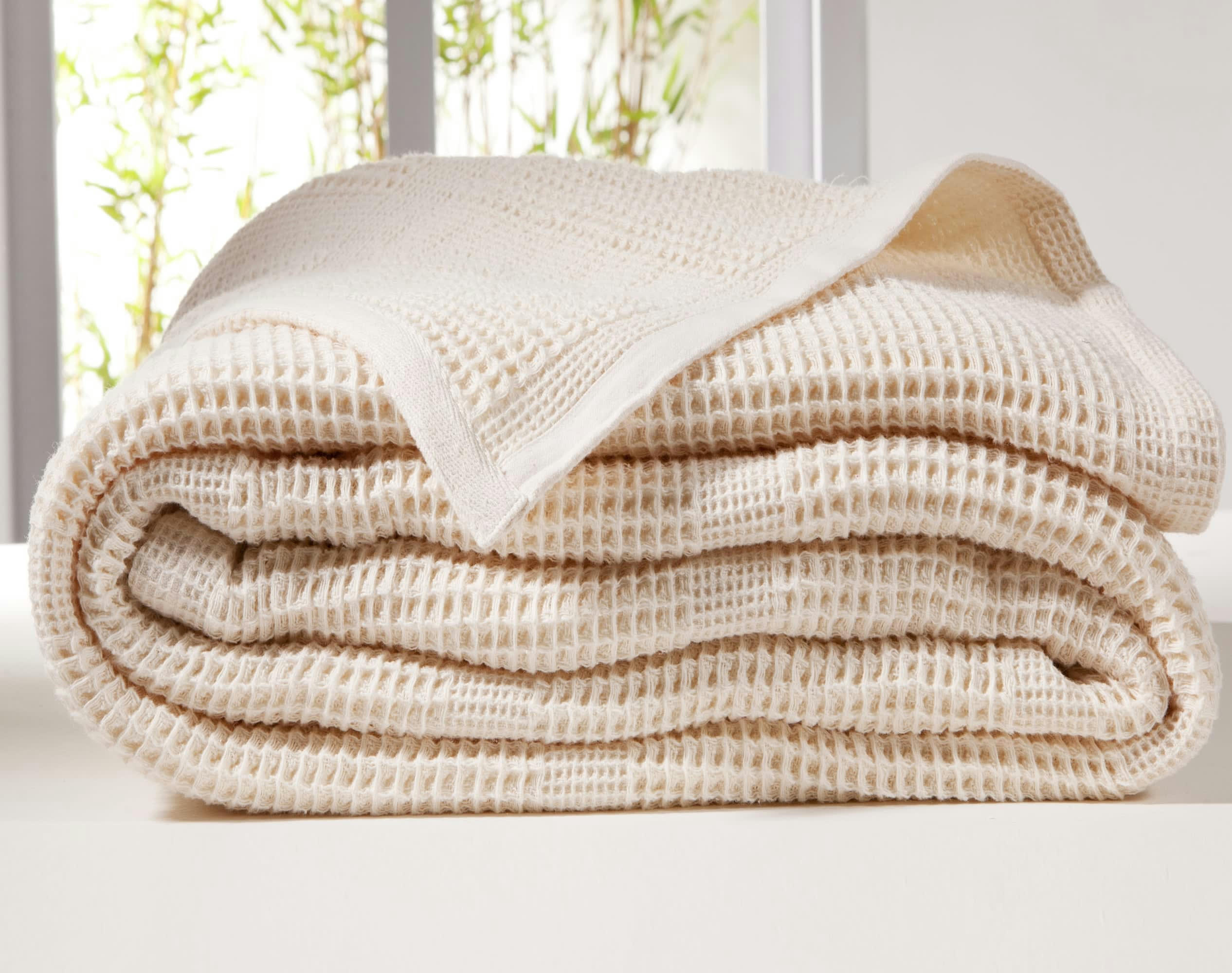 NID D'ABEILLE - Couverture légère 150x150 beige en coton 300 g/m²